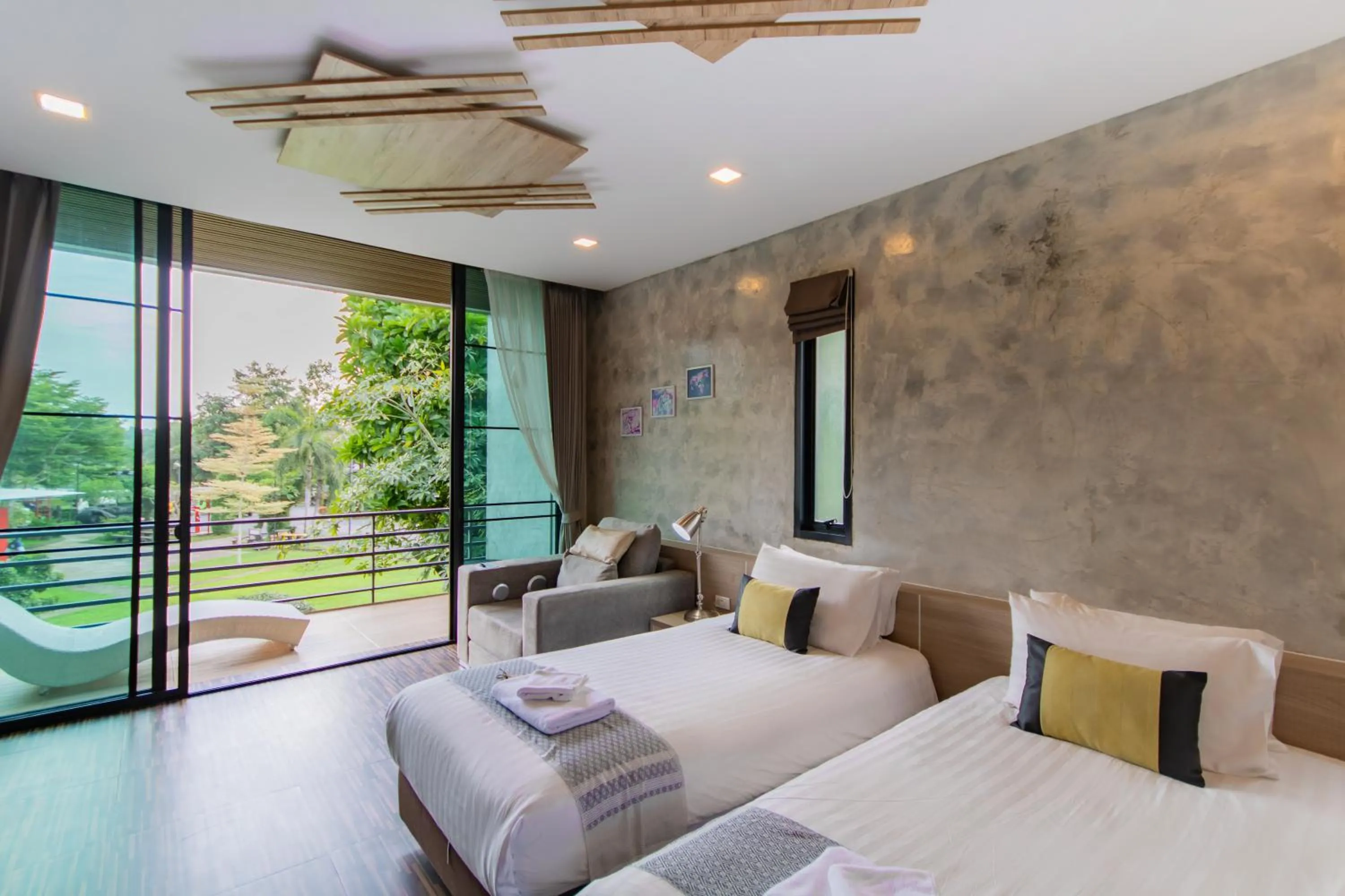 Photo of the whole room, Bed in Sangthong Resort at Chiang Klang
