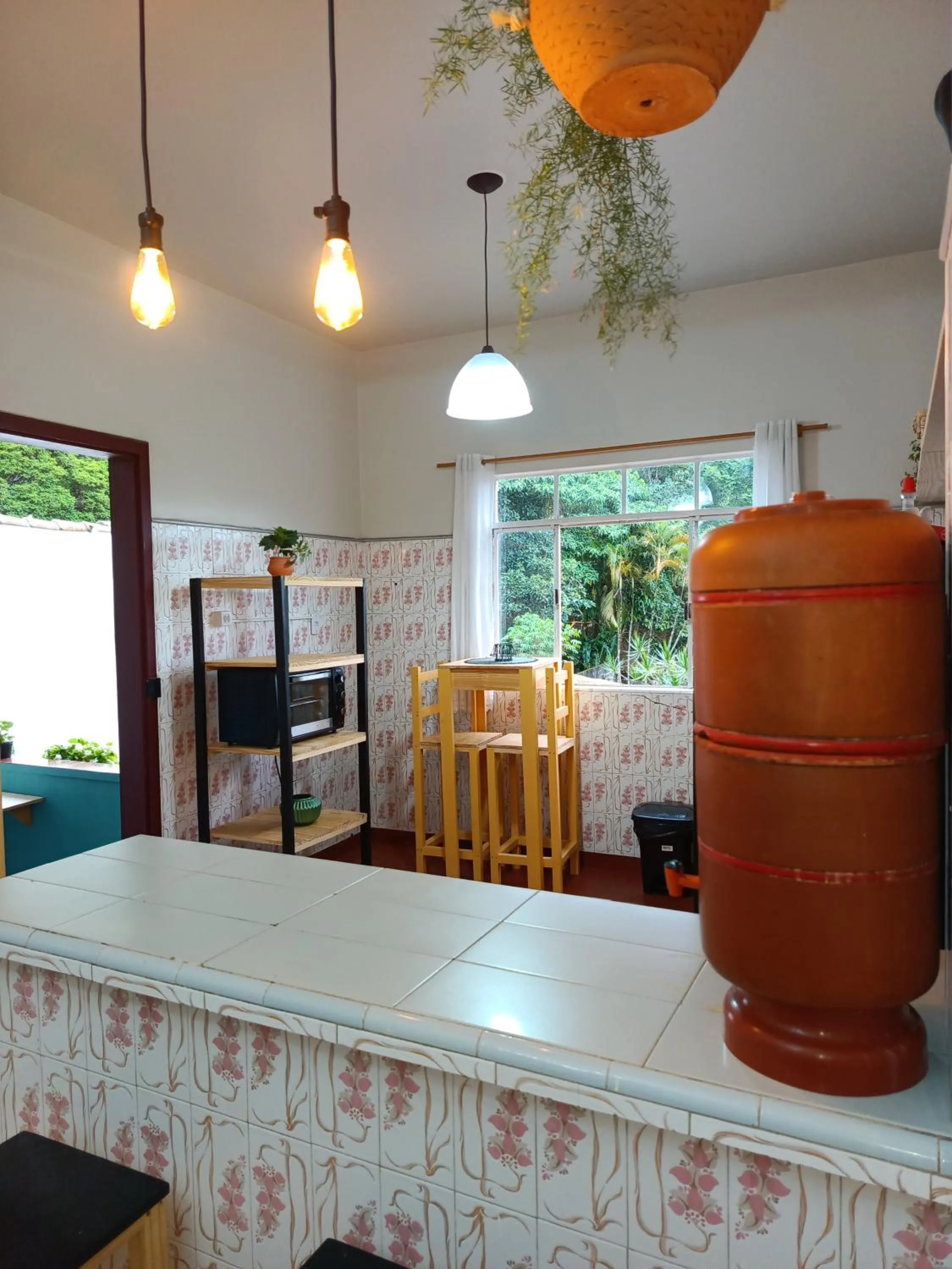 Kitchen or kitchenette in É Hostel