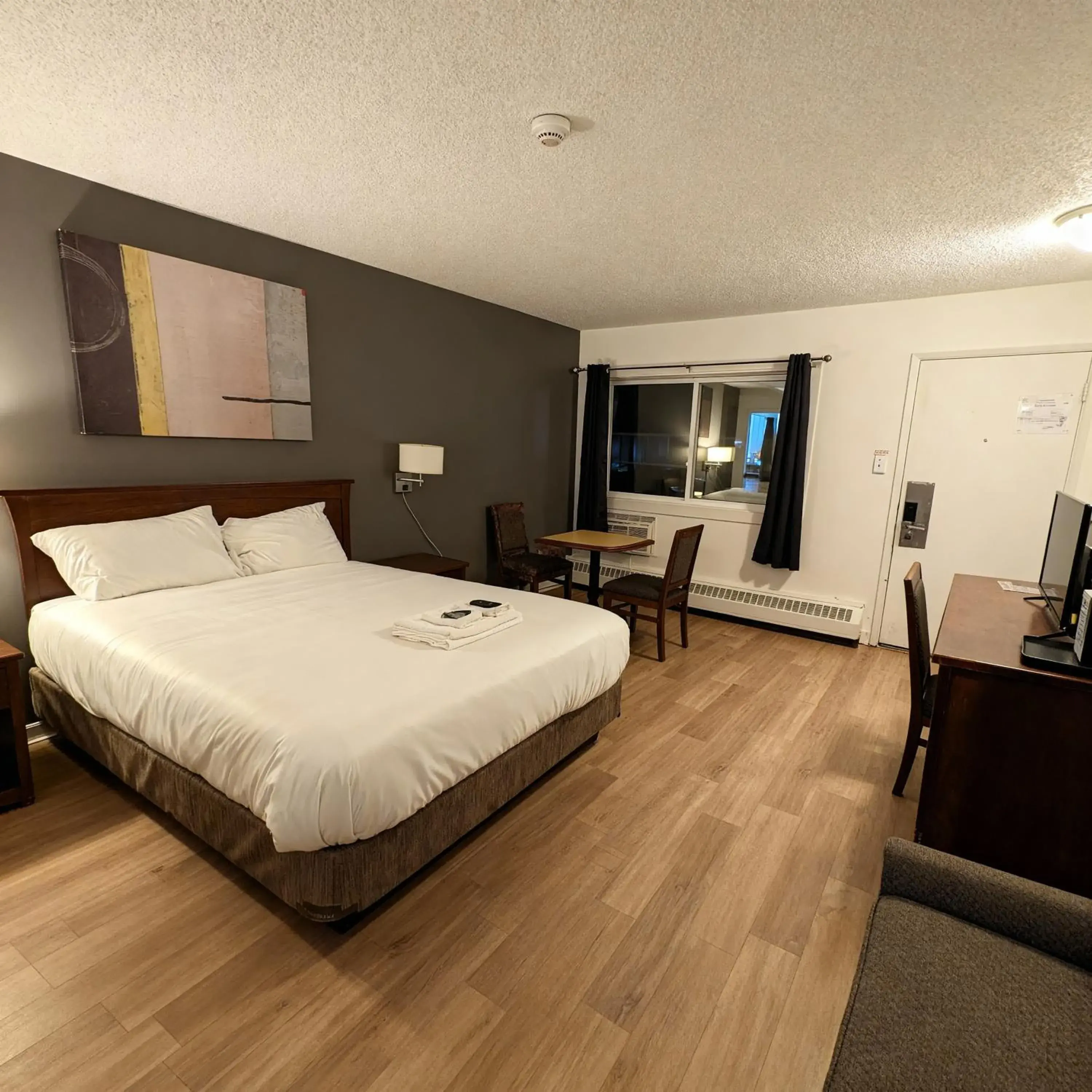 Bed in Midtown Inn Bed in Midtown Inn