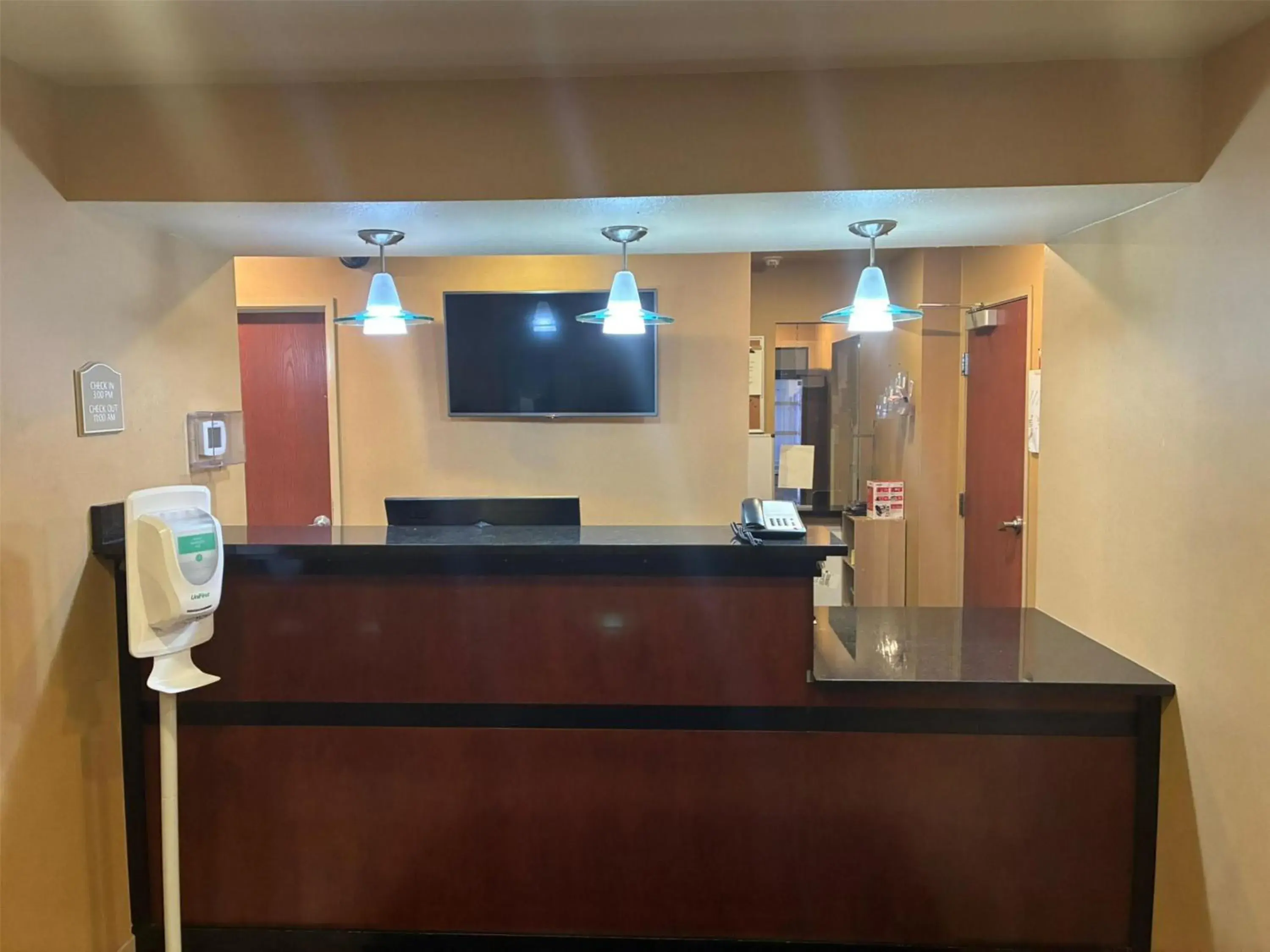 Lobby or reception in SureStay by Best Western Salem Lobby or reception in SureStay by Best Western Salem