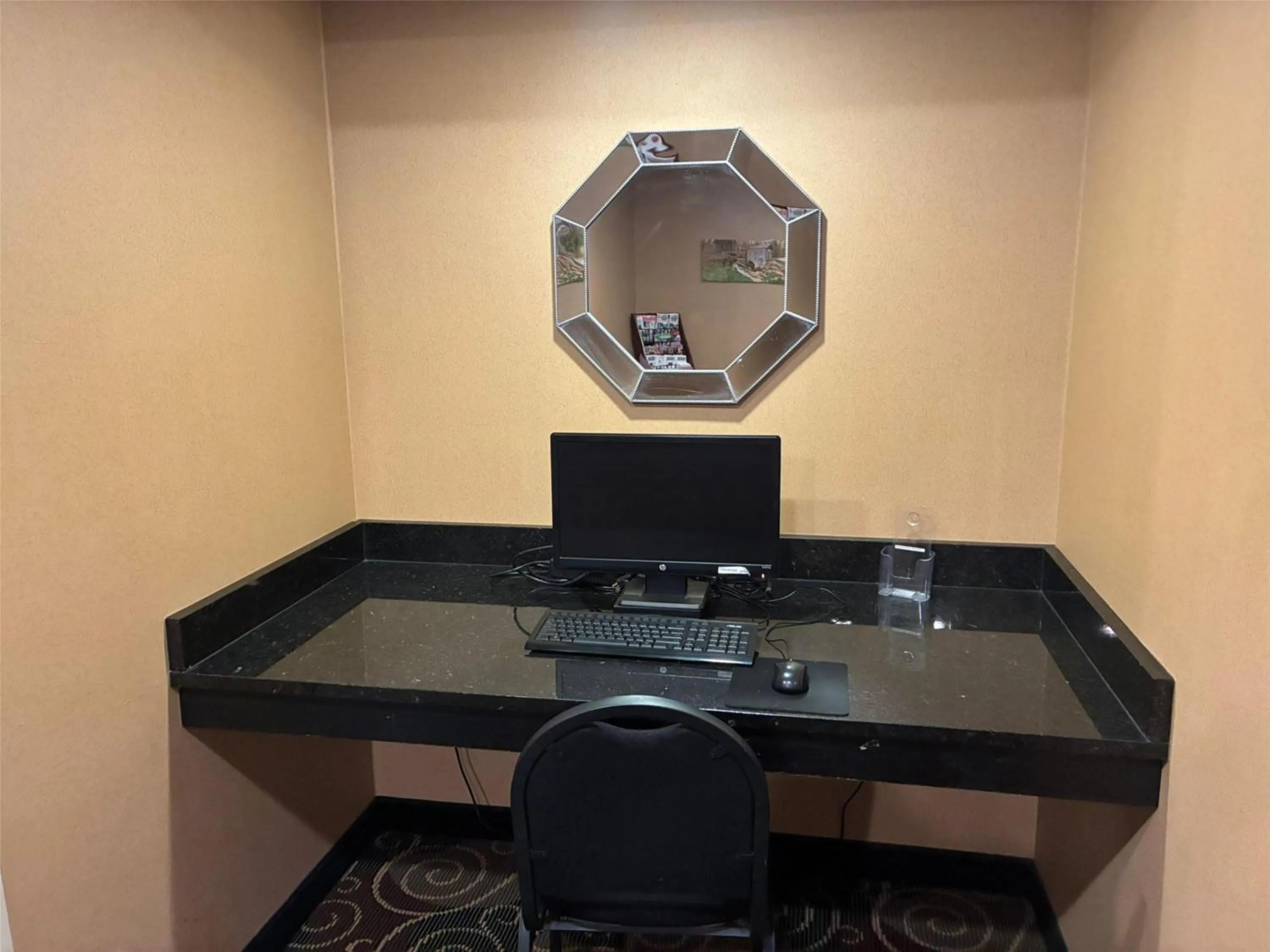 Business facilities in SureStay by Best Western Salem