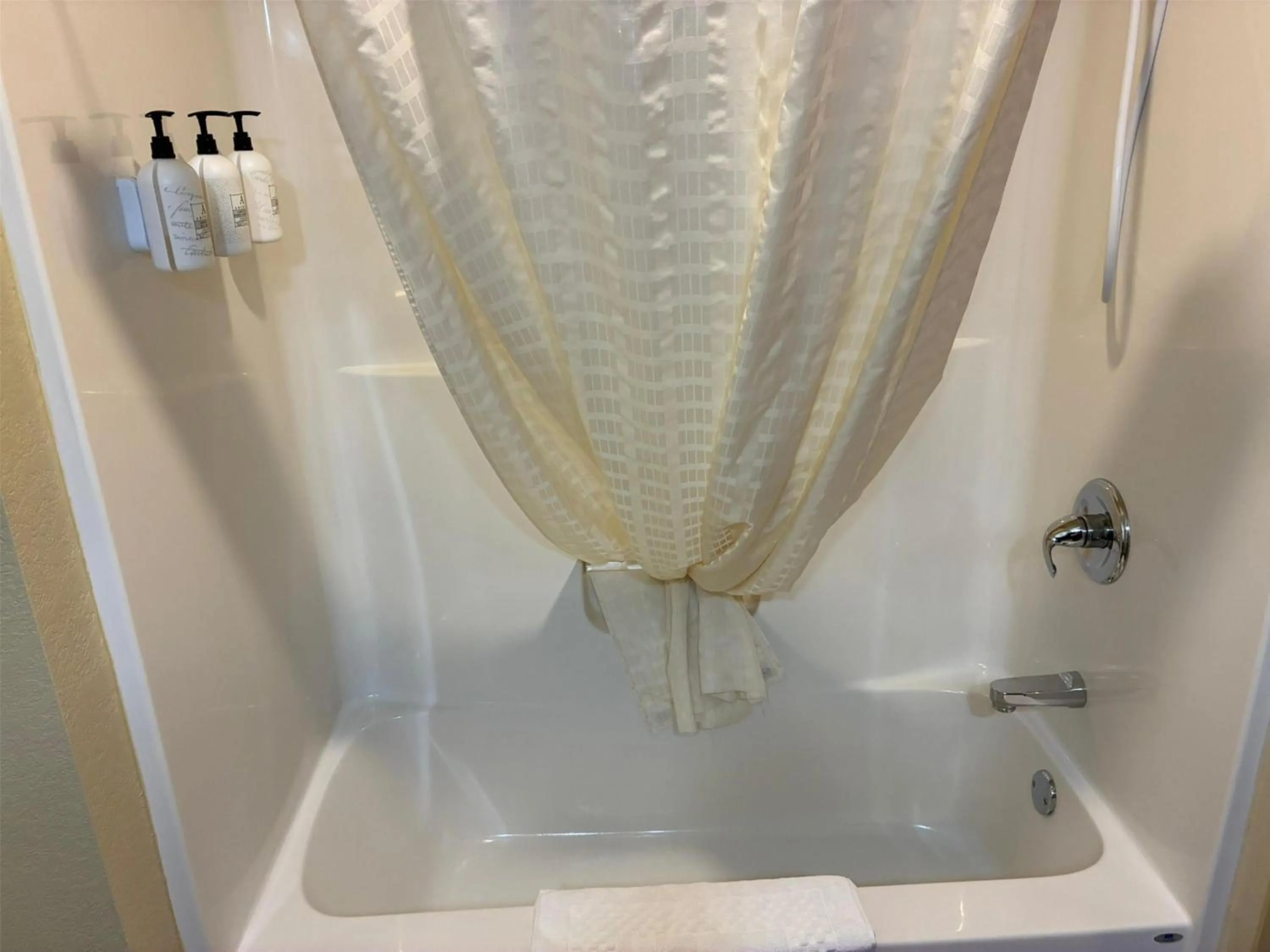 Bathroom in SureStay by Best Western Salem