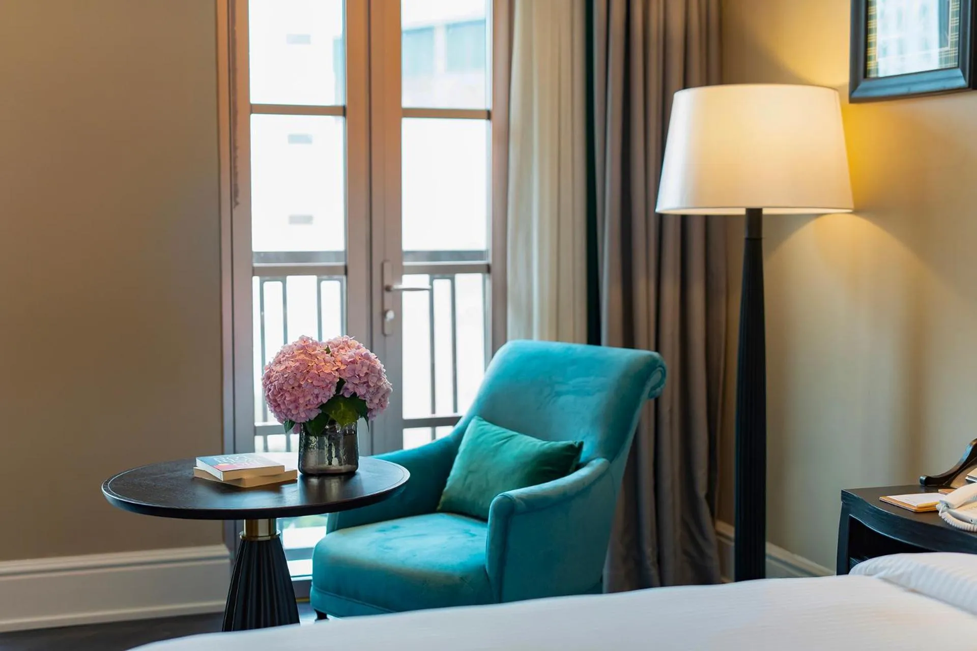 Seating area, Bed in Hôtel de l'Amour Tam Đảo