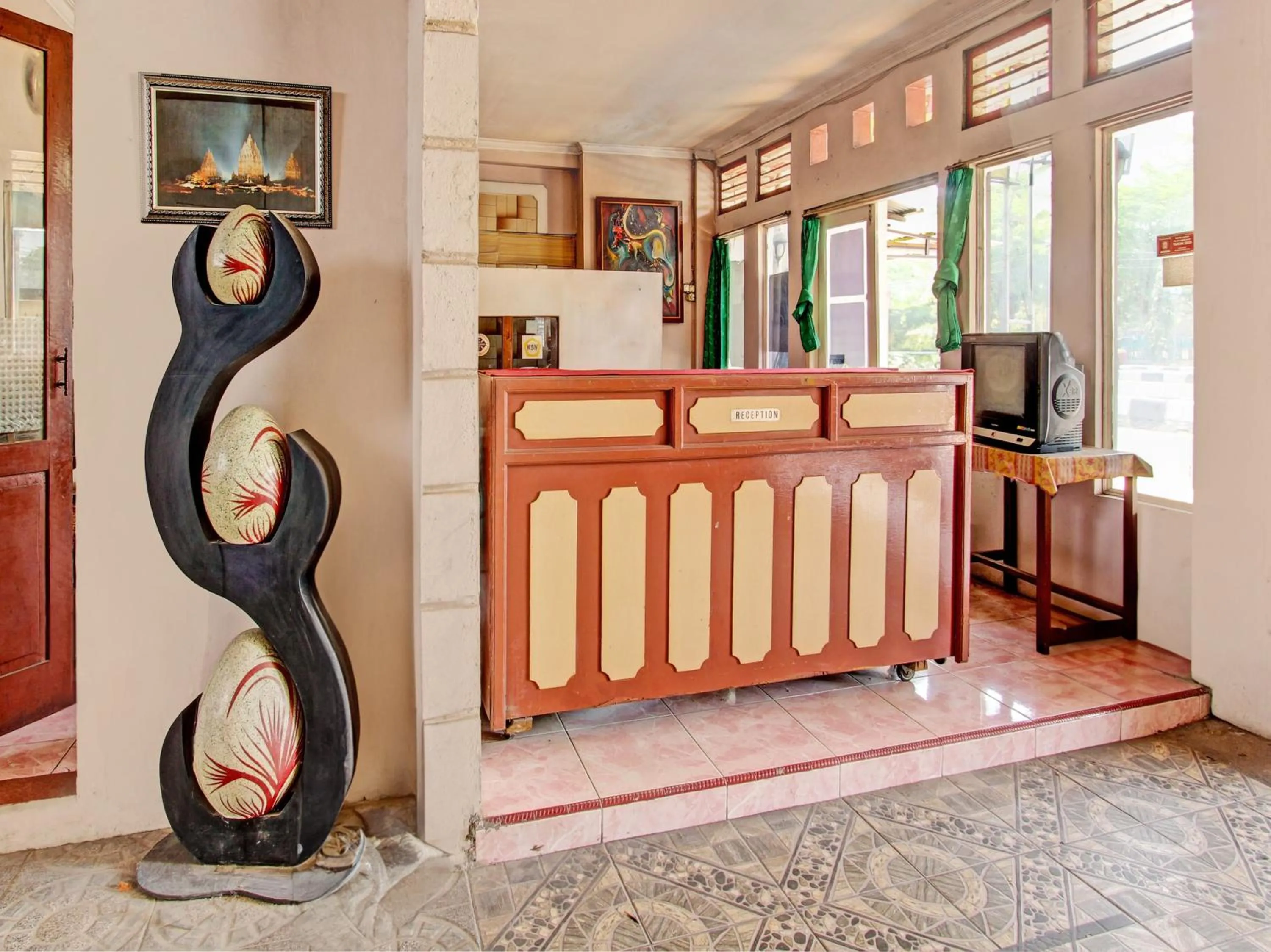 Lobby or reception in Hotel O Jaya Kusuma