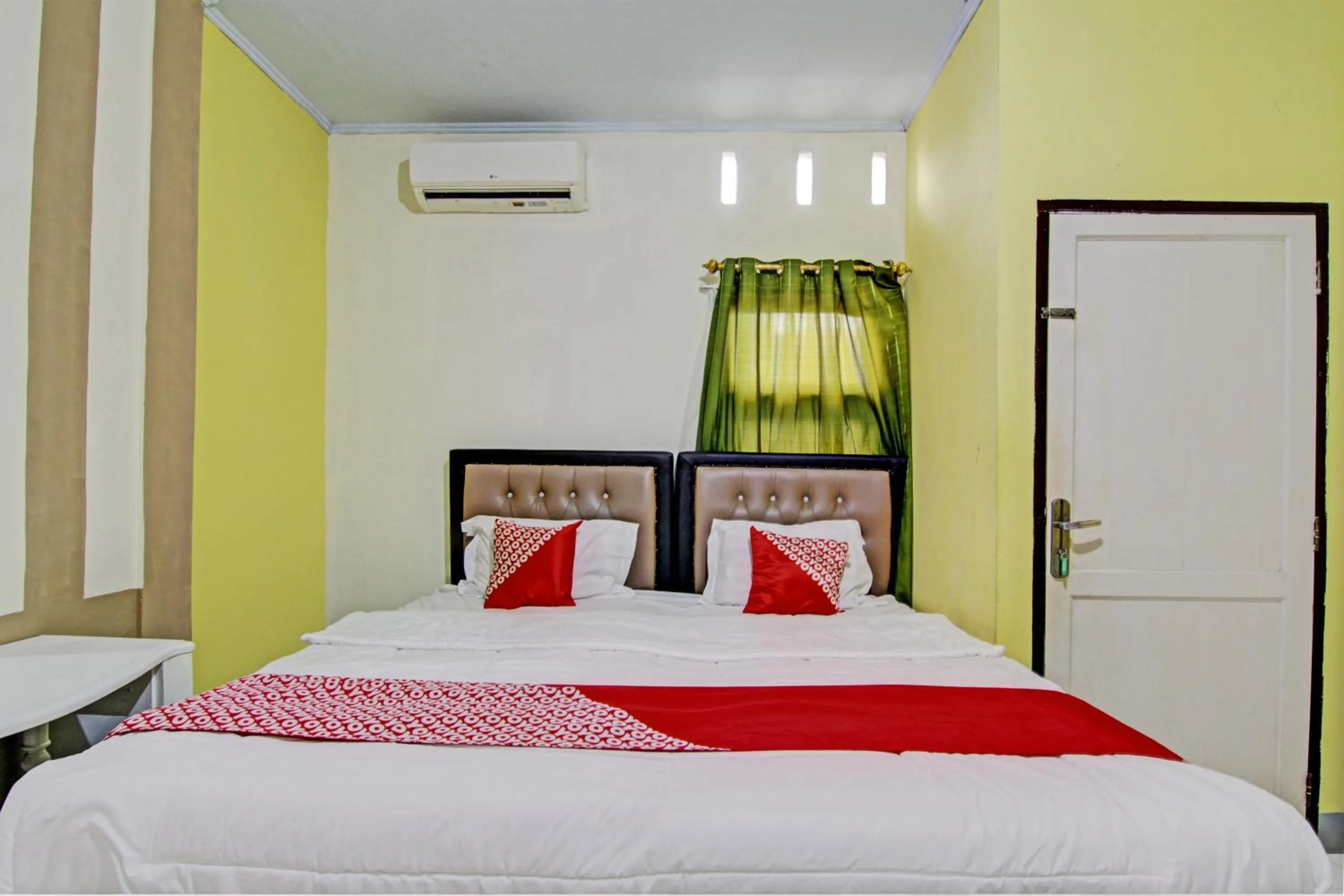 Bedroom, Bed in Hotel O Penginapan Budi SyariahNearTaman Amaryllis Pekanbaru