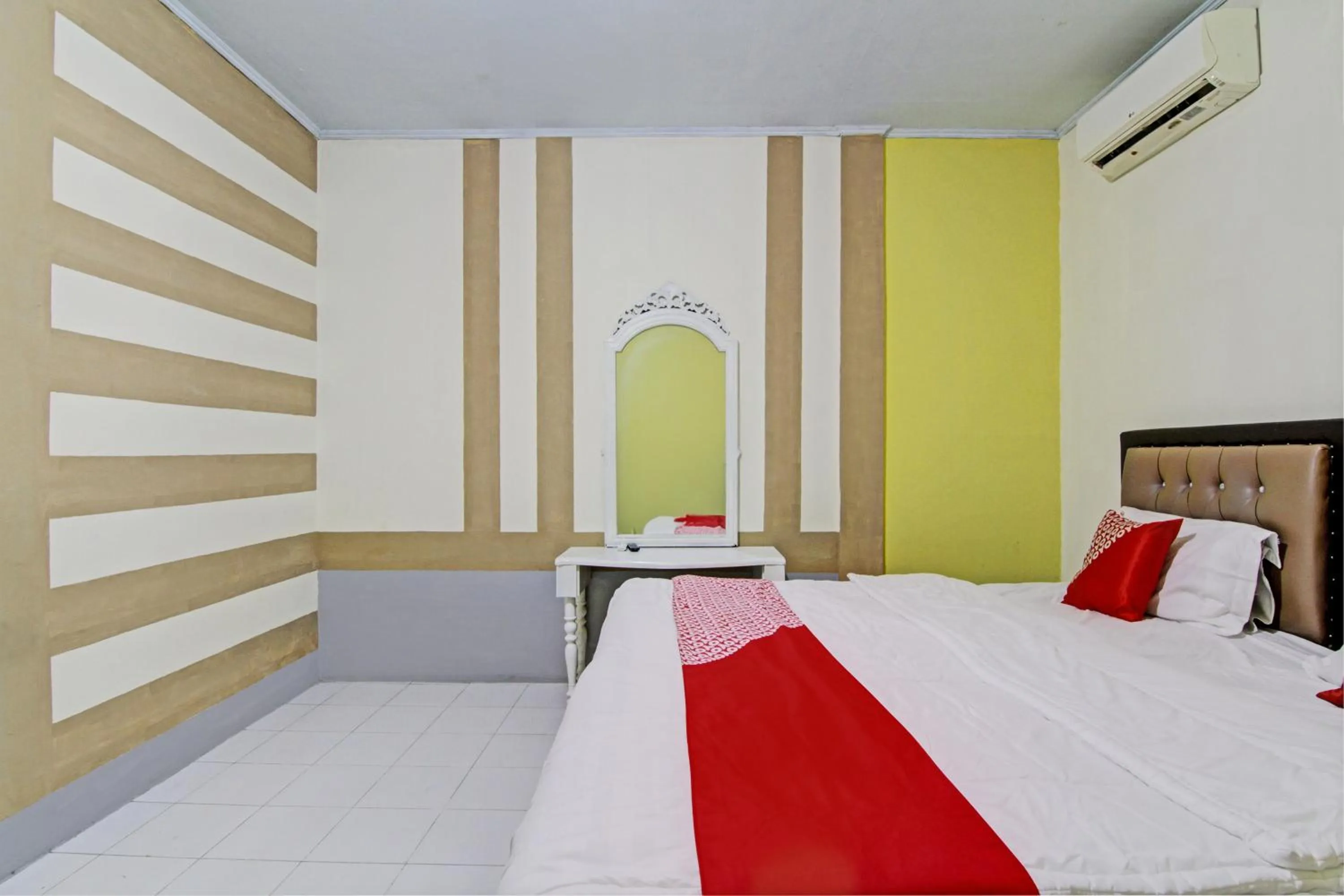 Bedroom, Bed in Hotel O Penginapan Budi SyariahNearTaman Amaryllis Pekanbaru