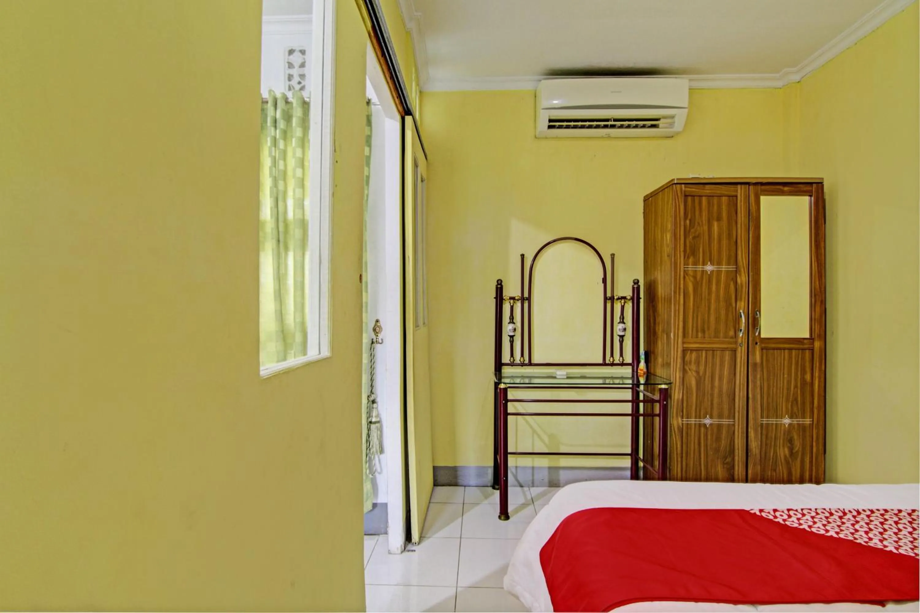 Bedroom, Bed in Hotel O Penginapan Budi SyariahNearTaman Amaryllis Pekanbaru