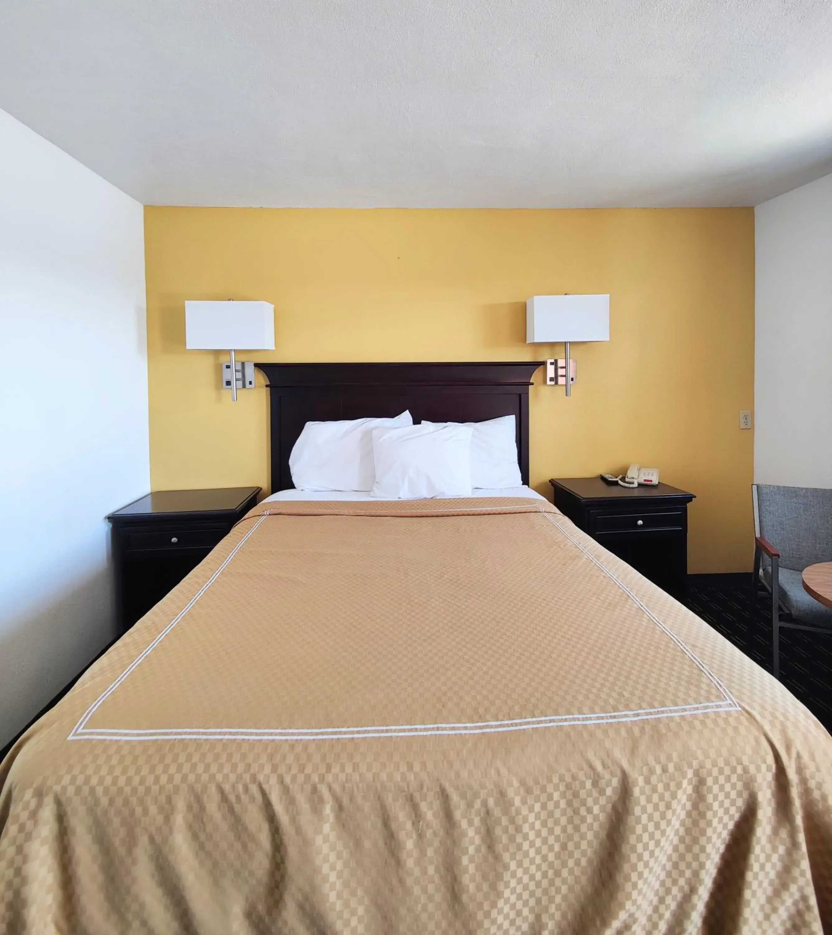 Bed in Desert Inn Bed in Desert Inn