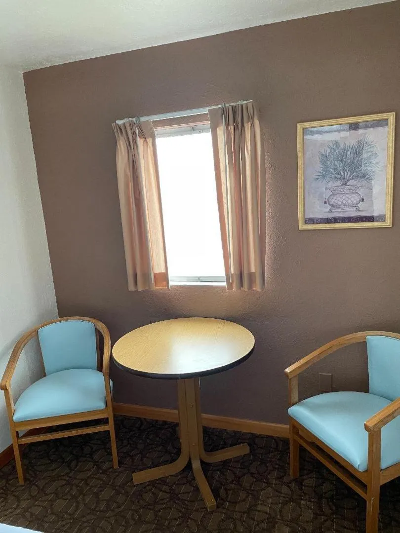 Pink Champagne Motel