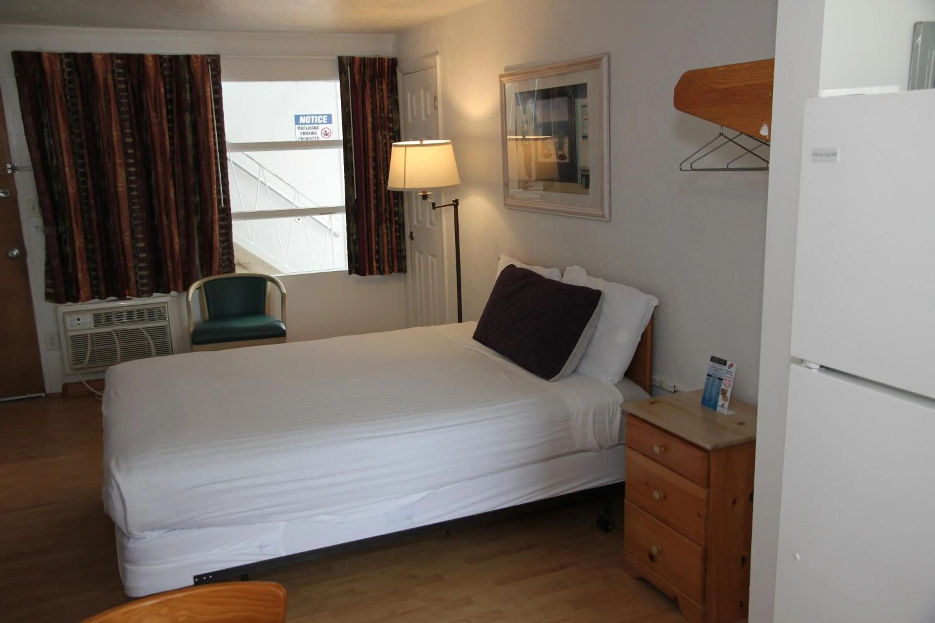 Pink Champagne Motel