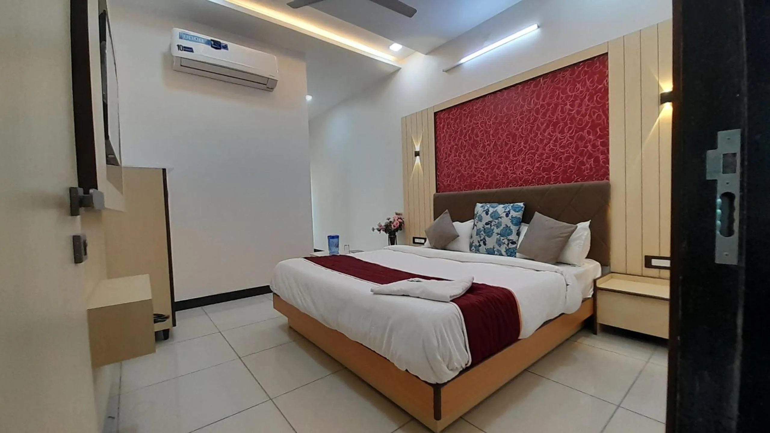 Bed in Hotel Sun Palace