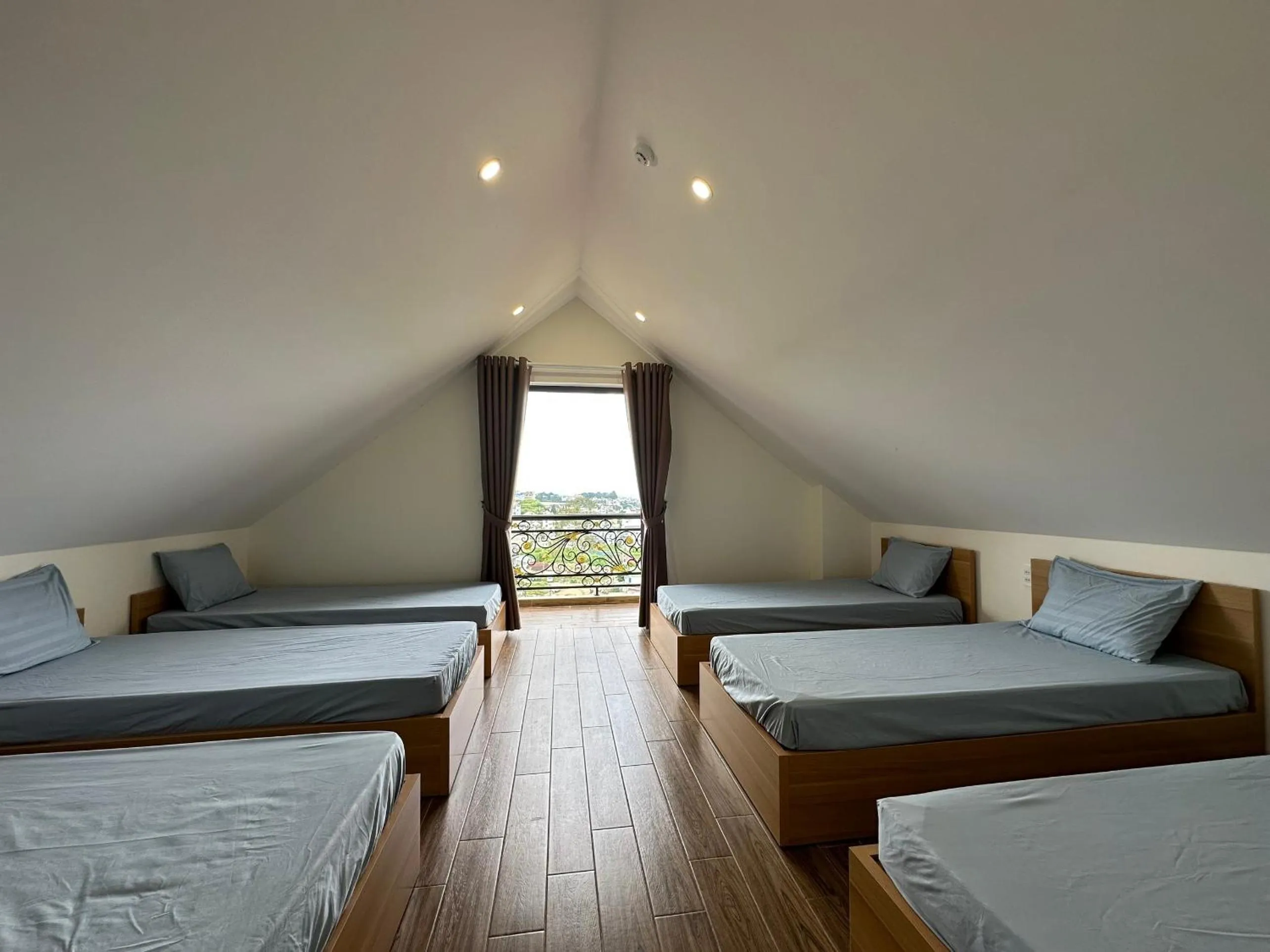 Bedroom, Bed in Capital O 1208 Phong Van Villa