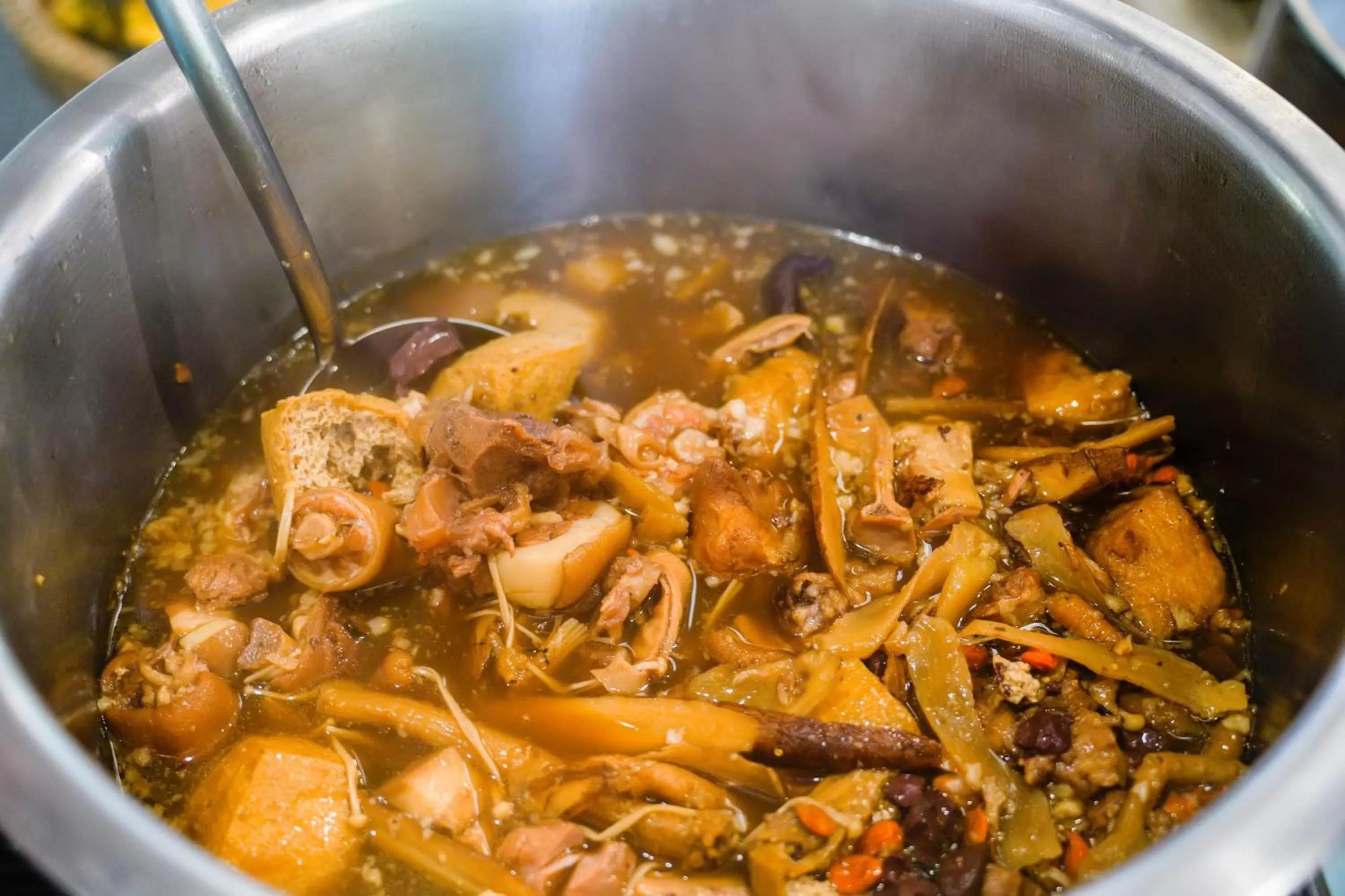 Food and drinks in Happy Garden Resort Betong