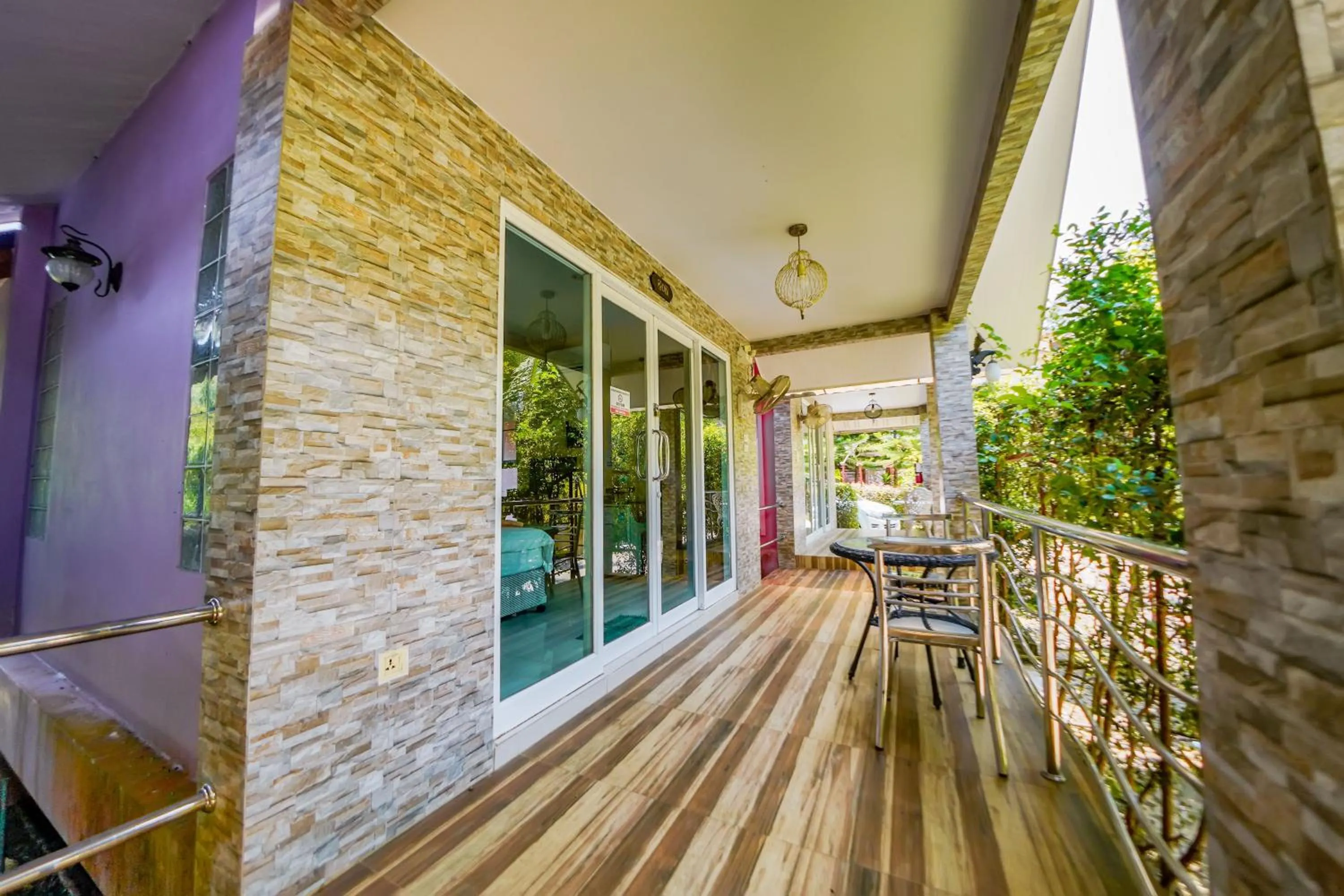 Patio in Happy Garden Resort Betong