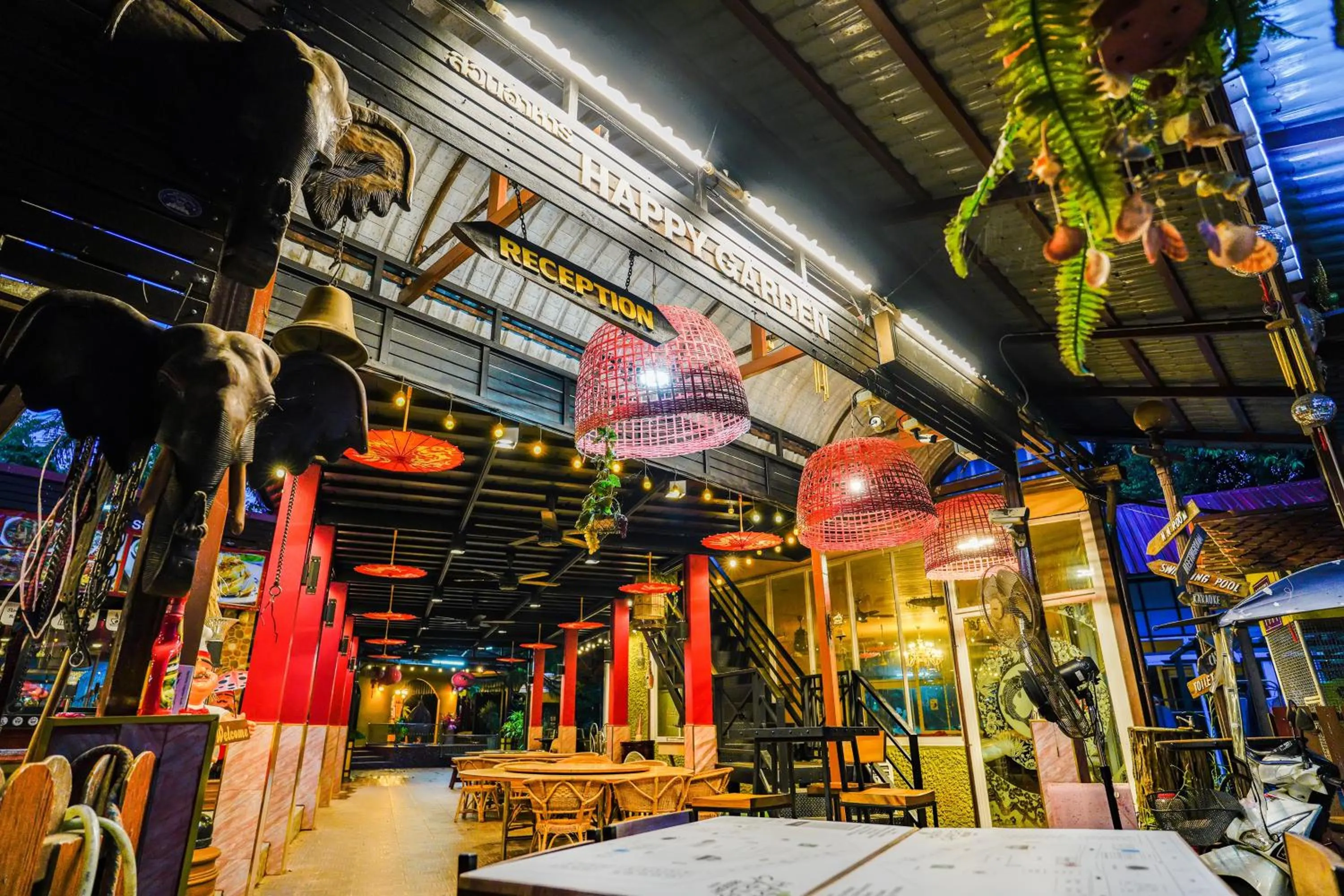 Night in Happy Garden Resort Betong