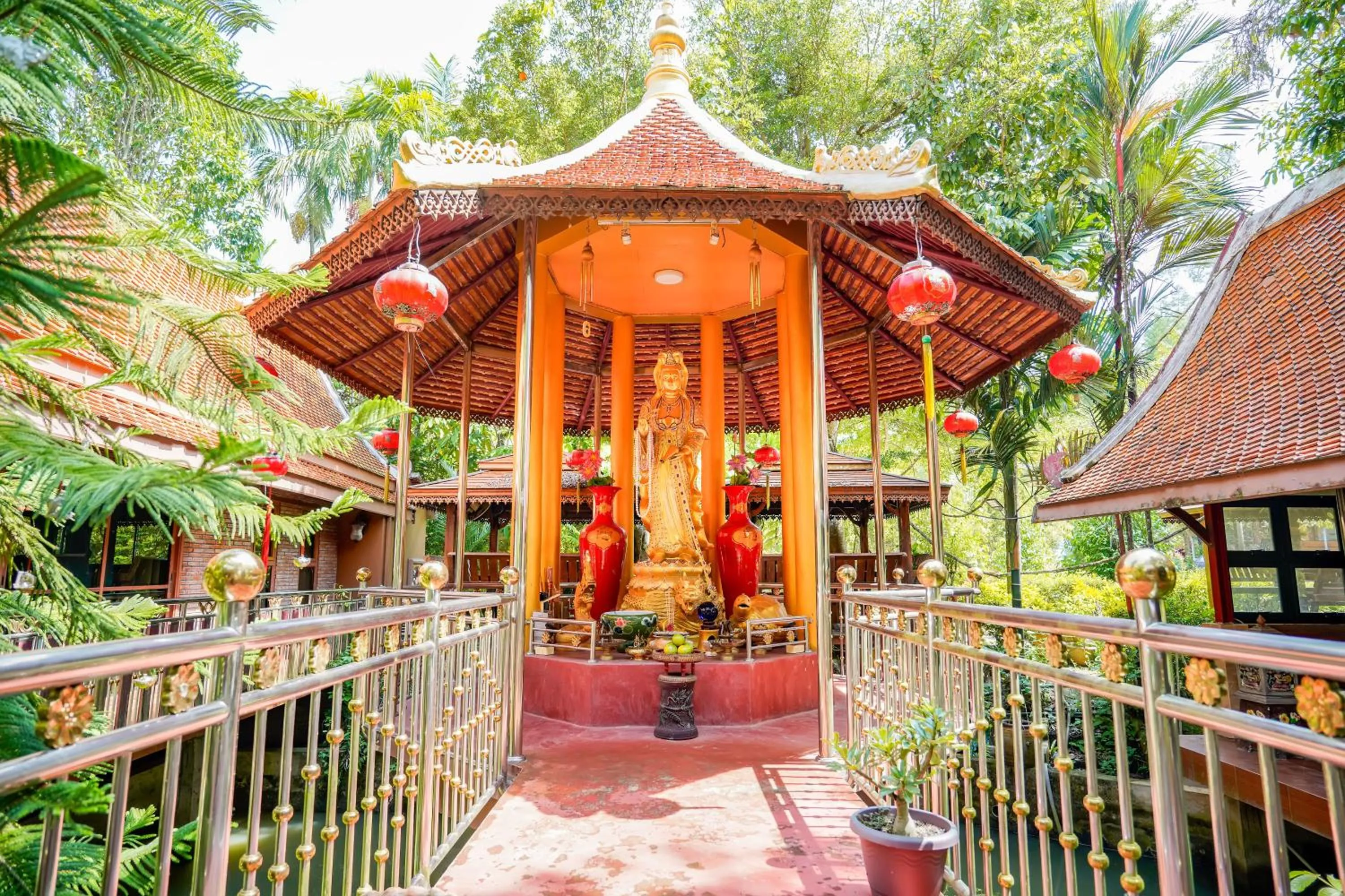 Spring in Happy Garden Resort Betong