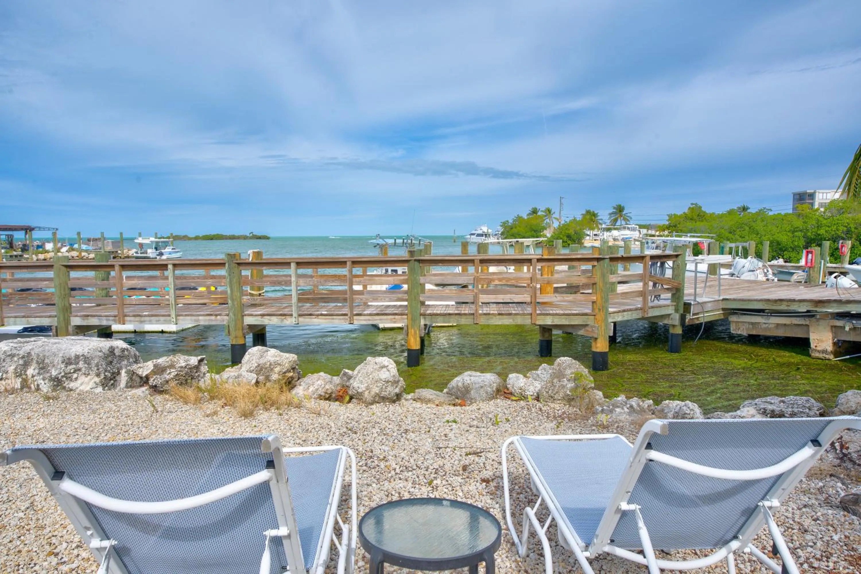 Captain Pip's Marina & Hideaway