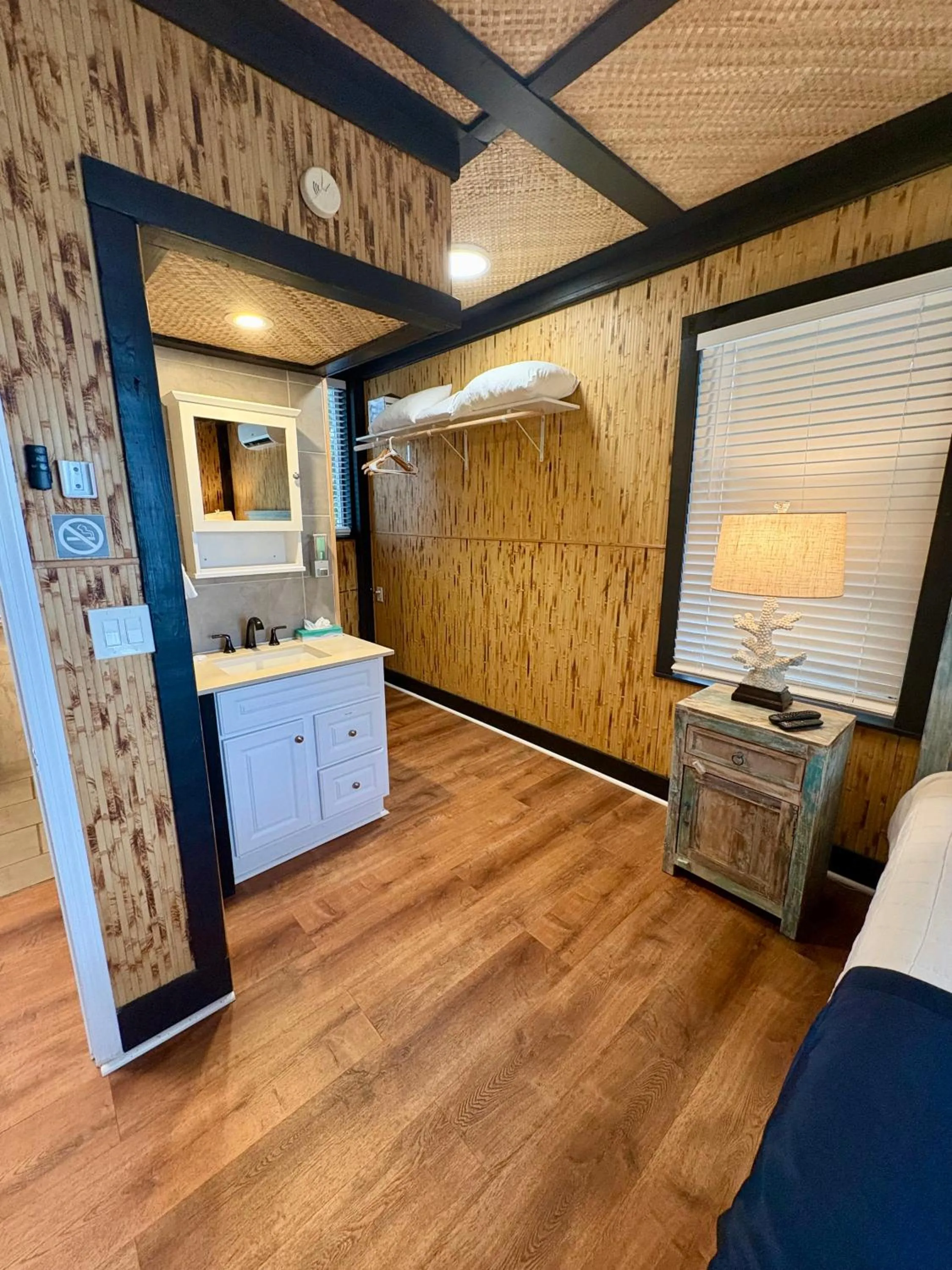 Bed in Captain Pip's Marina & Hideaway