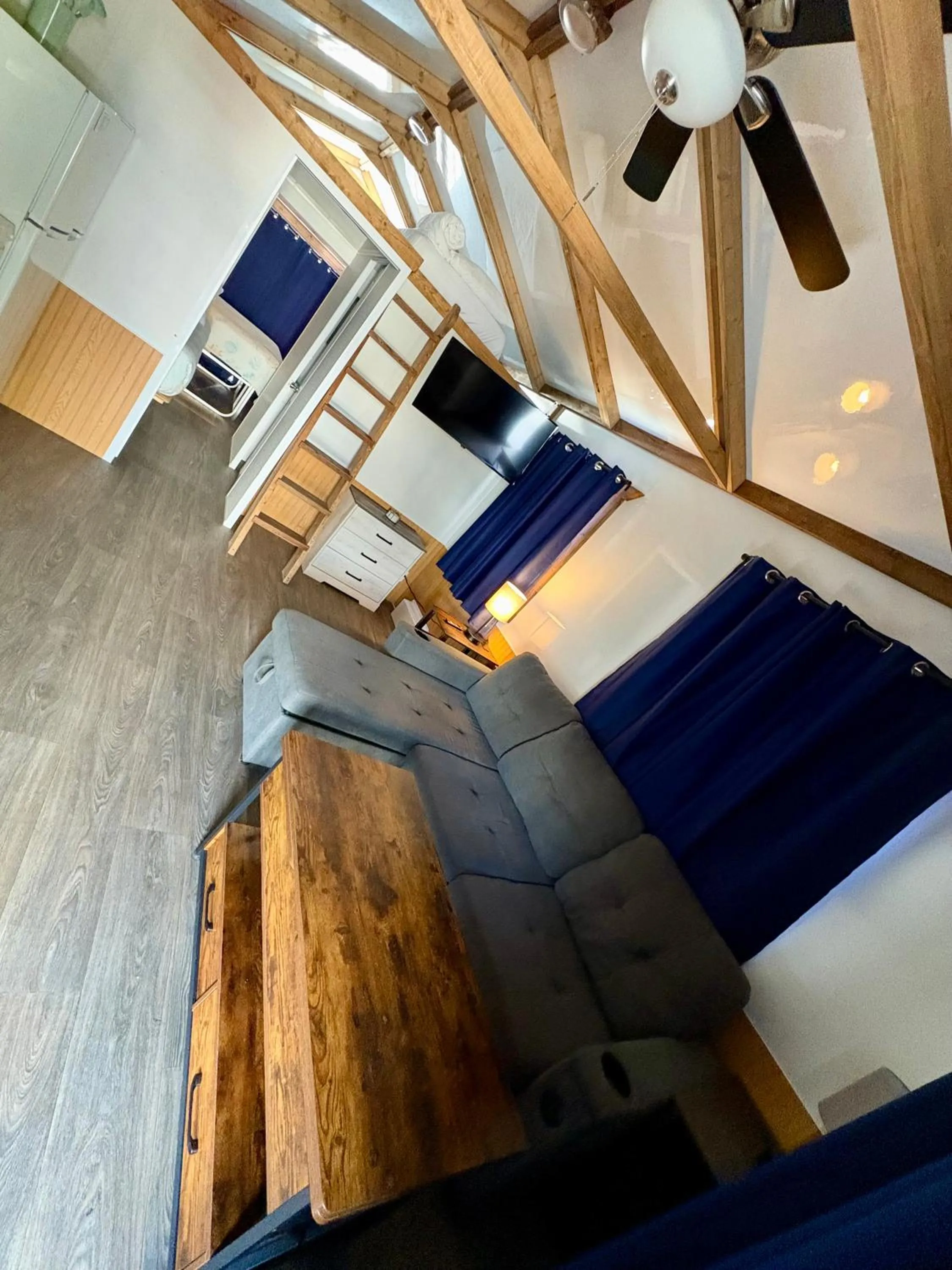 Living room in Captain Pip's Marina & Hideaway