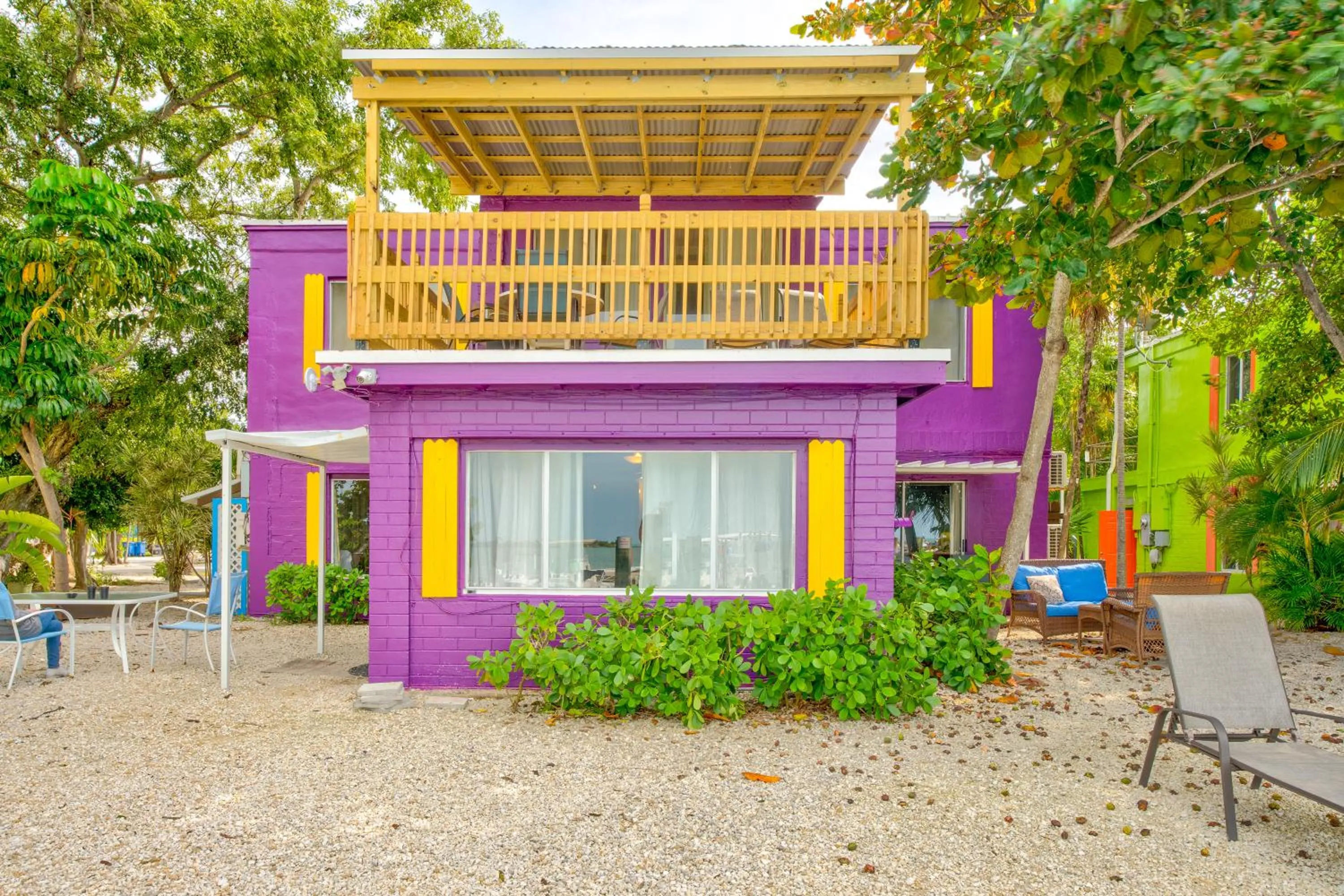 Captain Pip's Marina & Hideaway