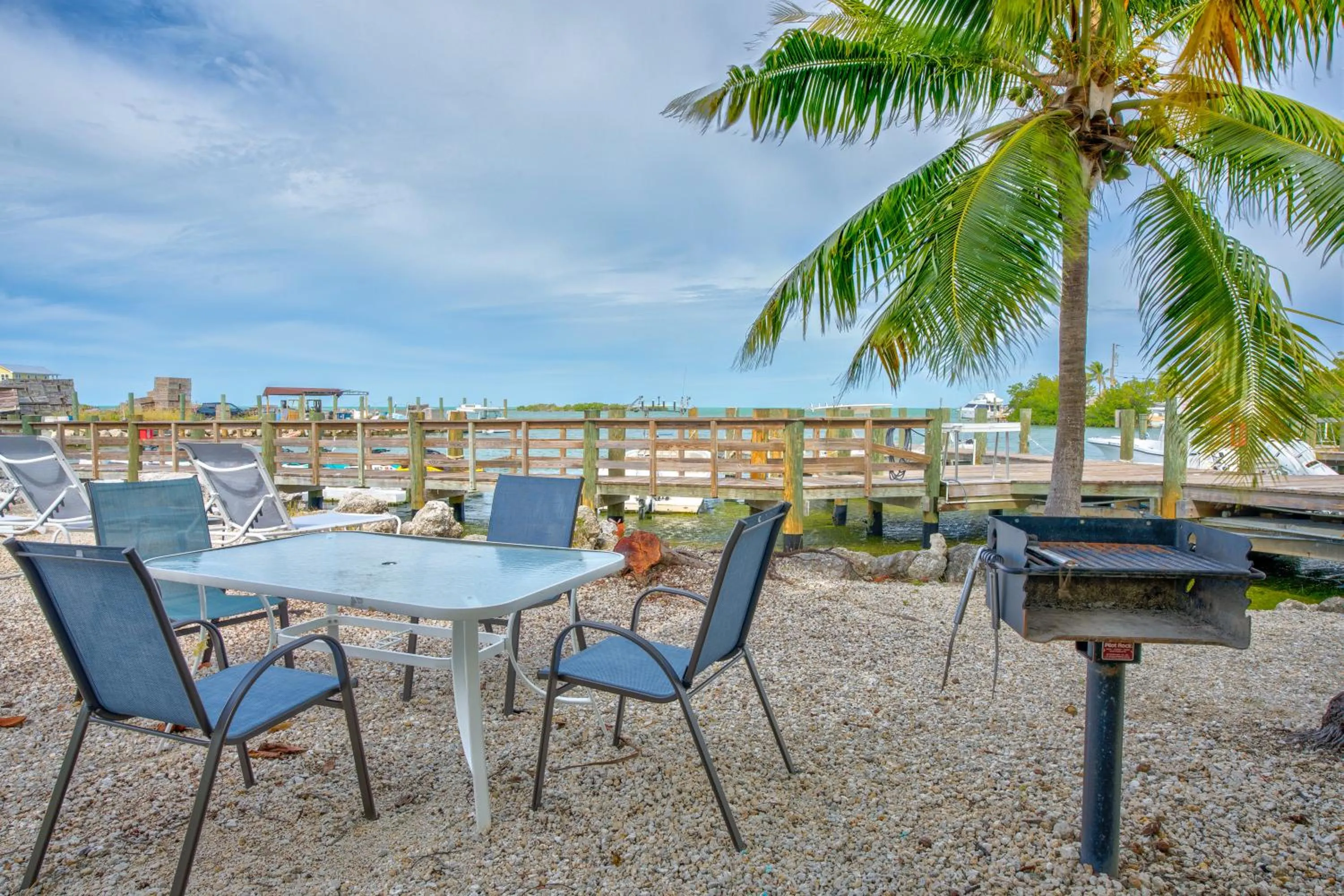 Captain Pip's Marina & Hideaway