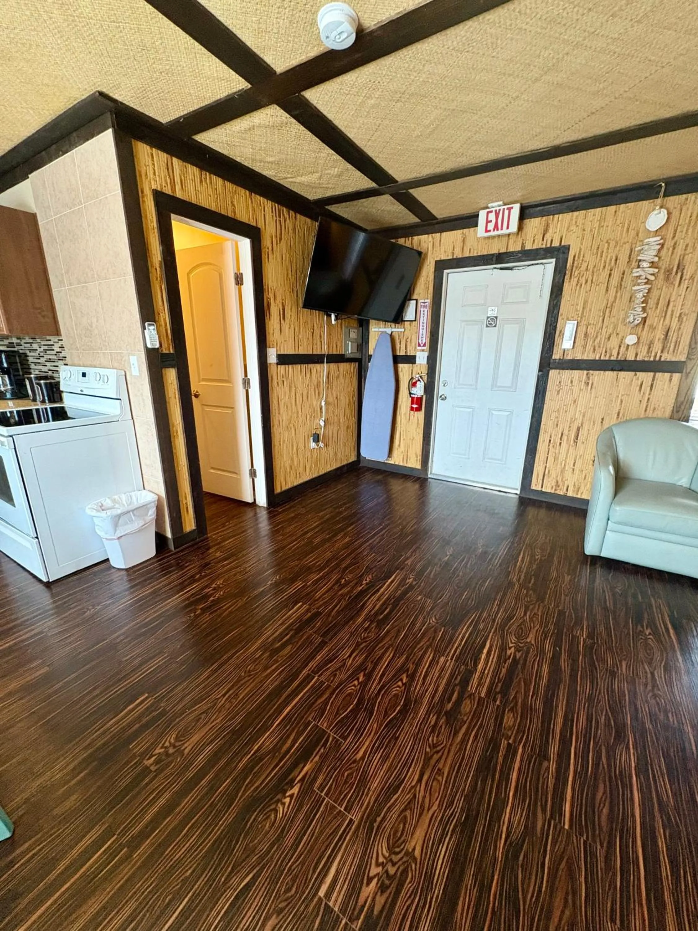 Captain Pip's Marina & Hideaway