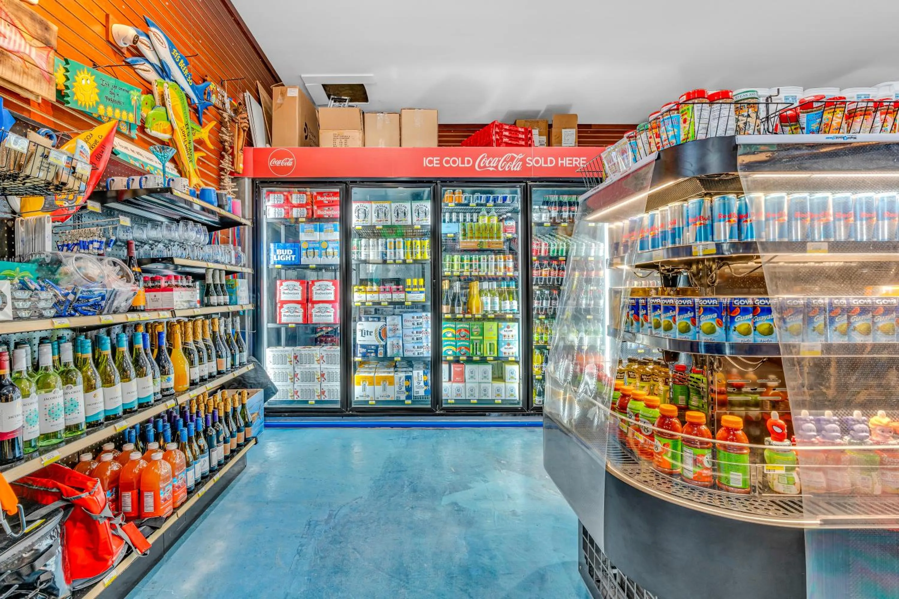 On-site shops in Captain Pip's Marina & Hideaway