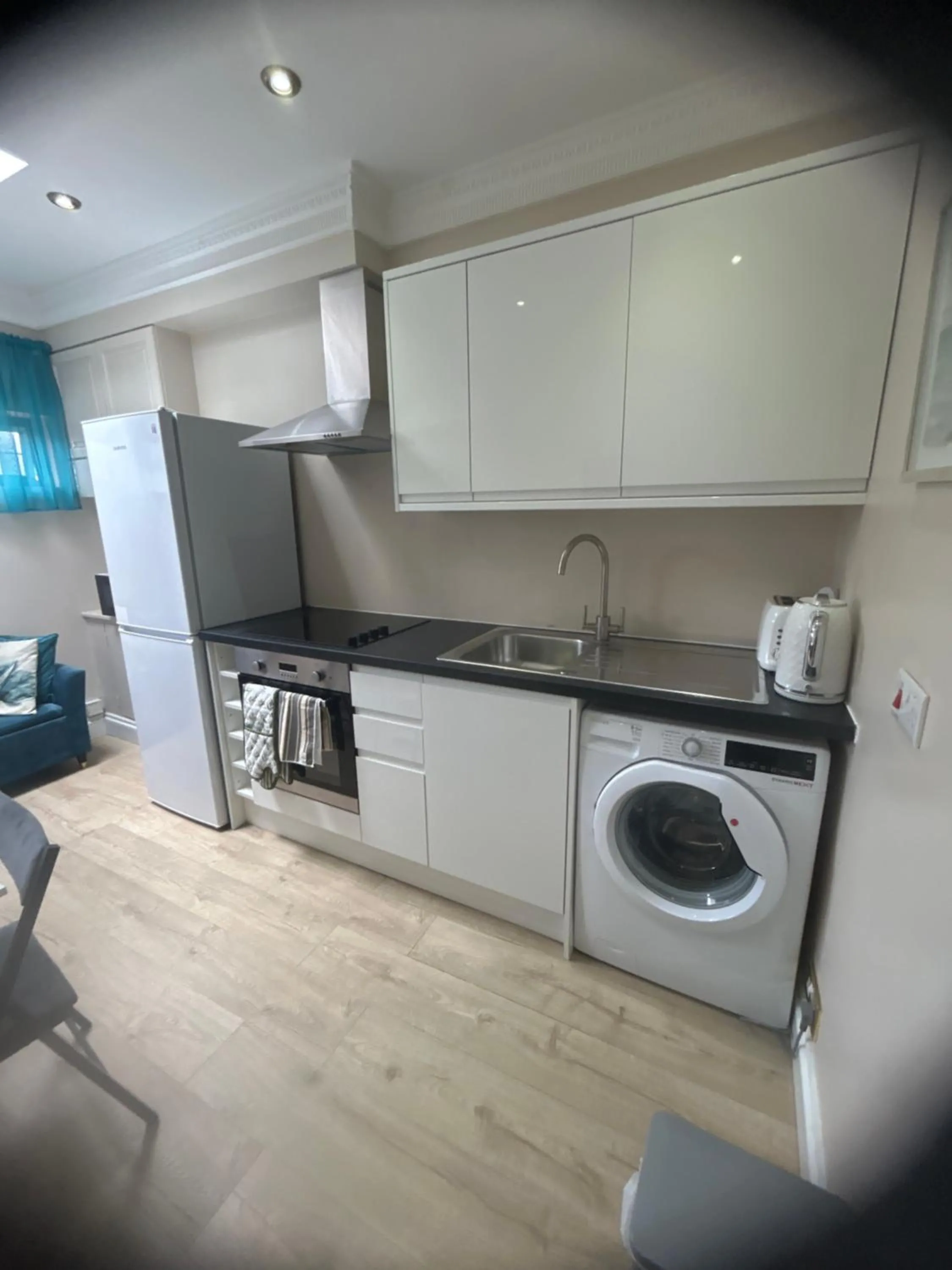 JAN'S HAVEN Wembley Park - lovely 1 bedroom flat, sleeps 4, free parking, 10 minutes from Wembley stadium and Wembley Park station