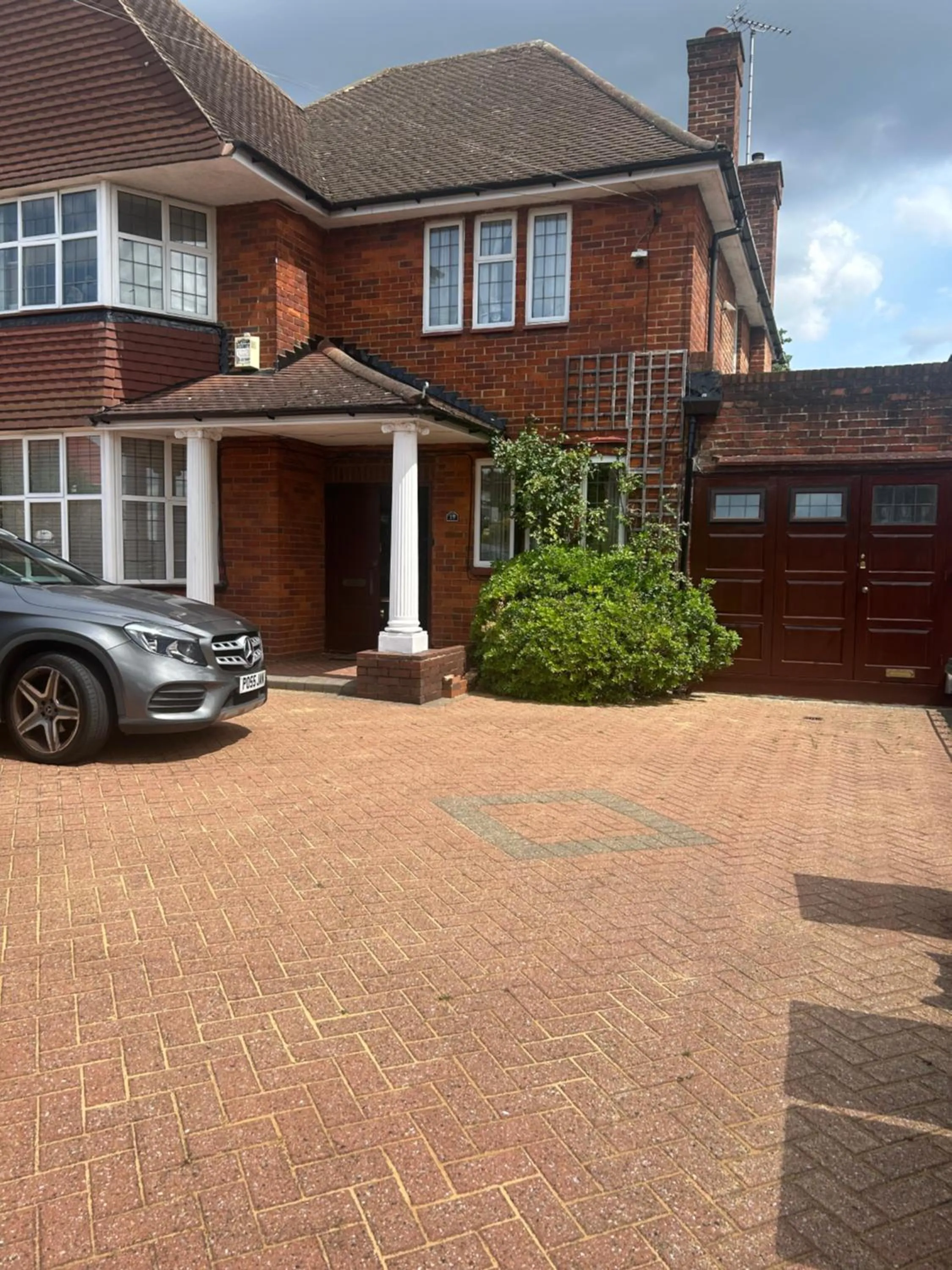JAN'S HAVEN Wembley Park - lovely 1 bedroom flat, sleeps 4, free parking, 10 minutes from Wembley stadium and Wembley Park station