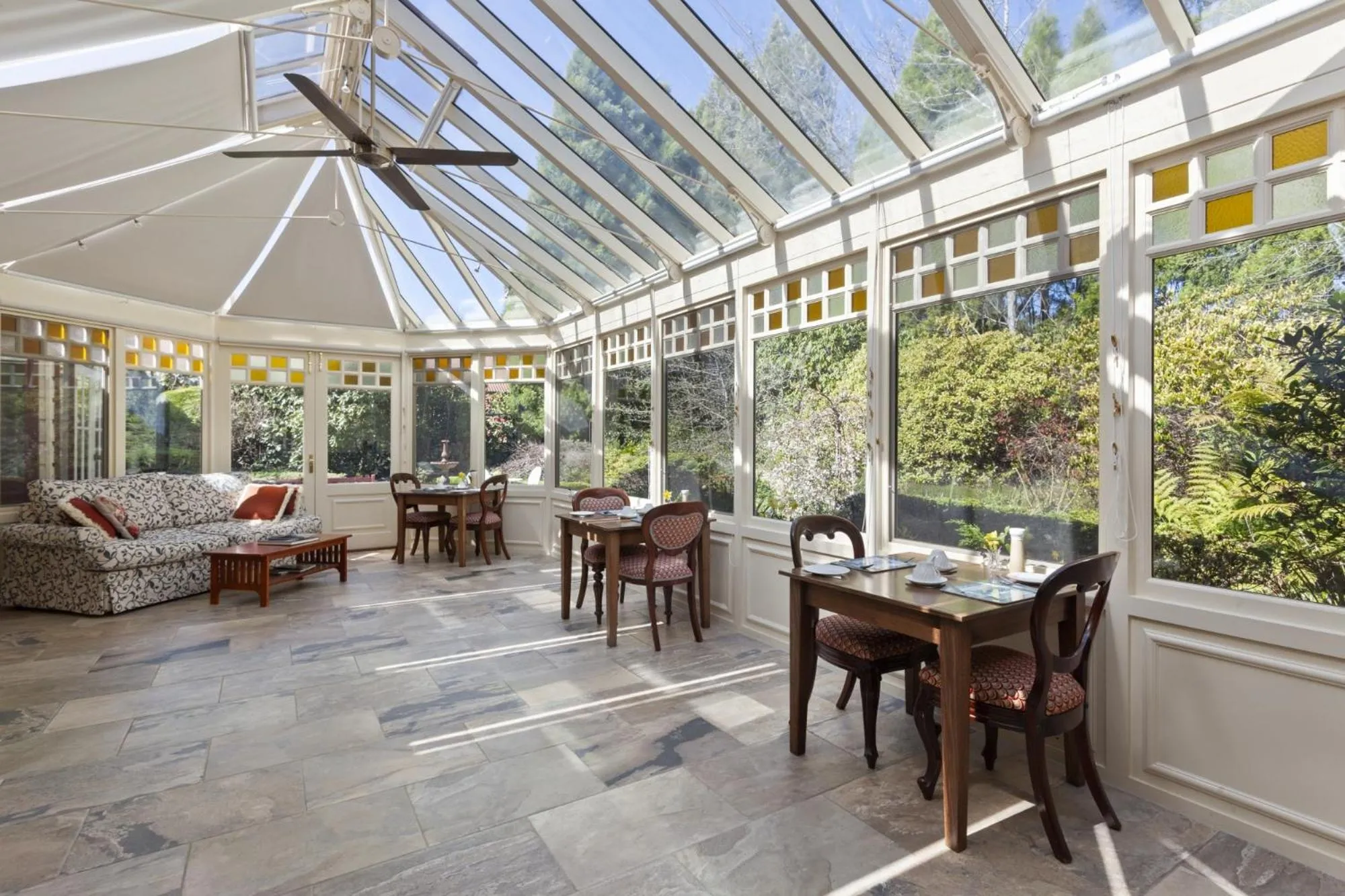 Dining area in Bethany Manor Bed & Breakfast