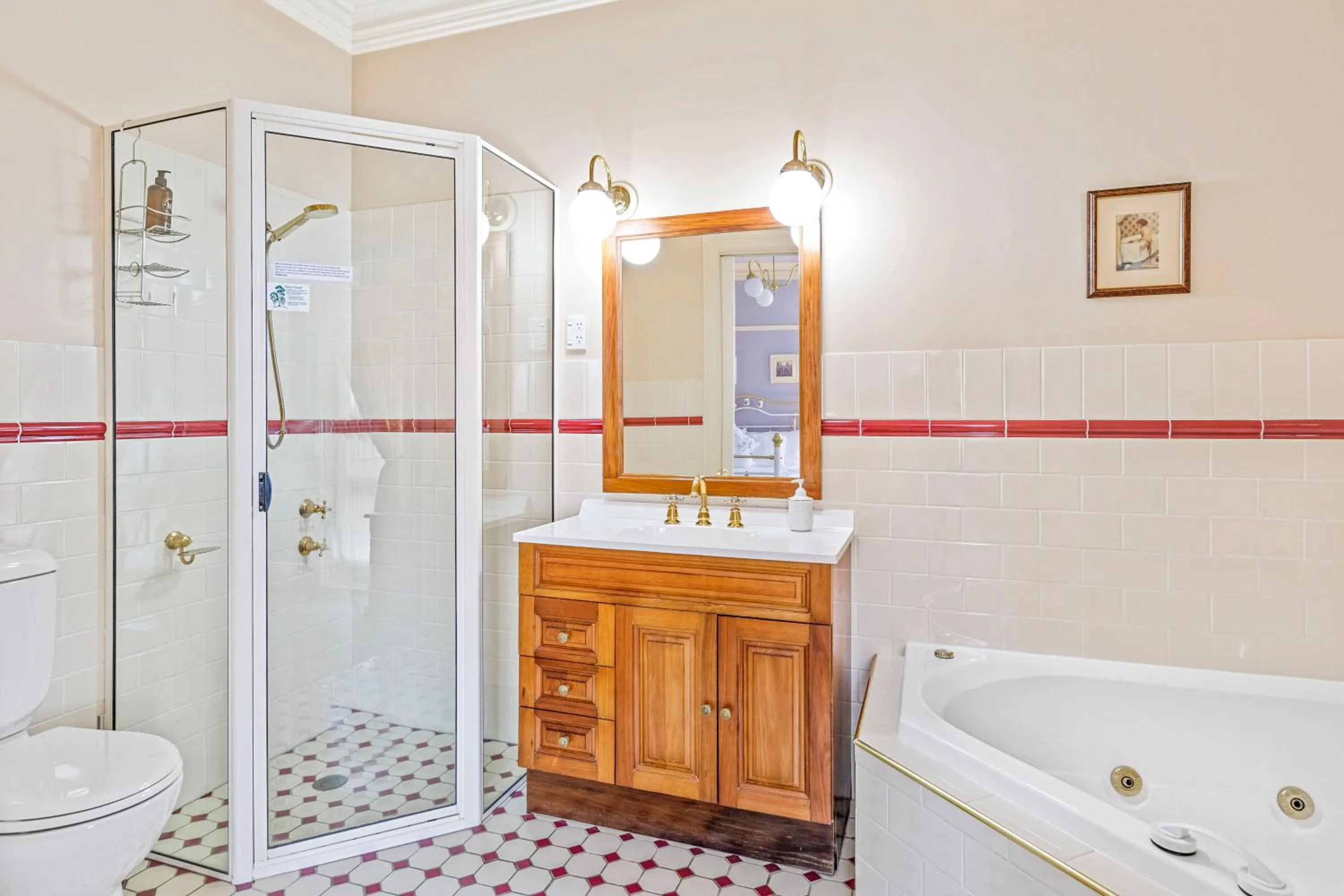 Bathroom in Bethany Manor Bed & Breakfast
