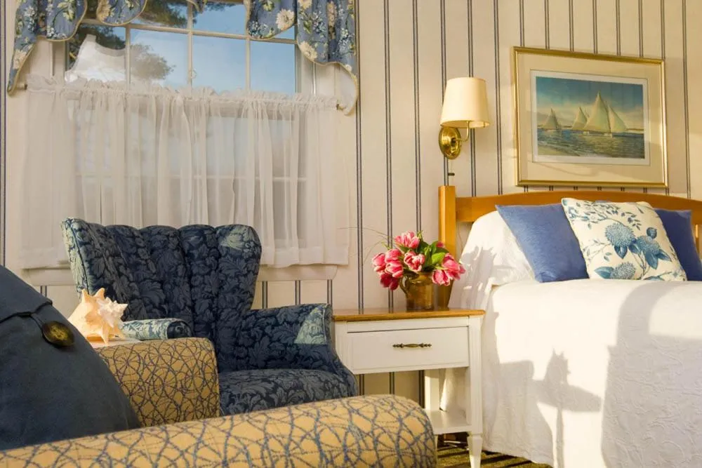 Bedroom, Bed in Dockside Guest Quarters