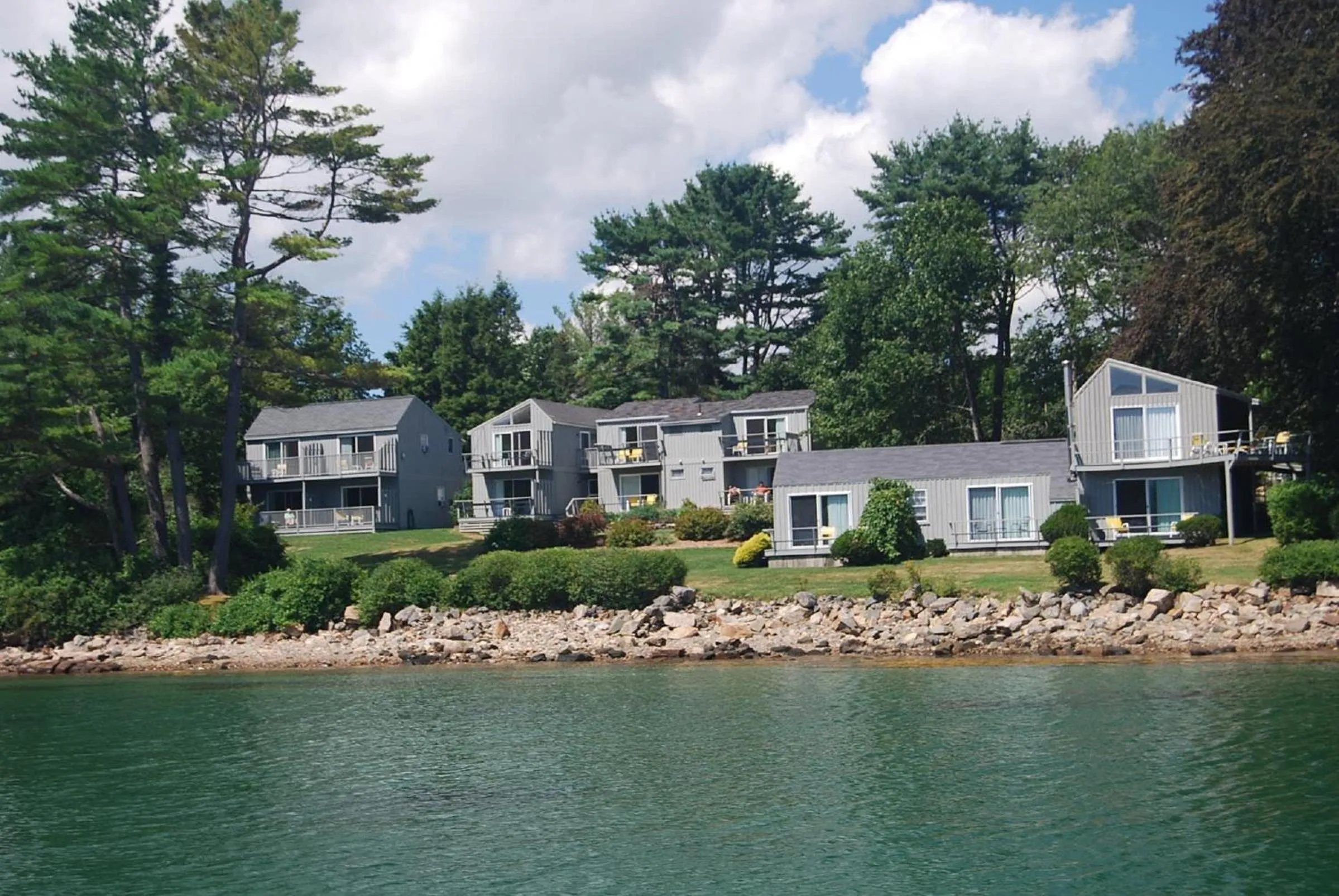Facade/entrance in Dockside Guest Quarters