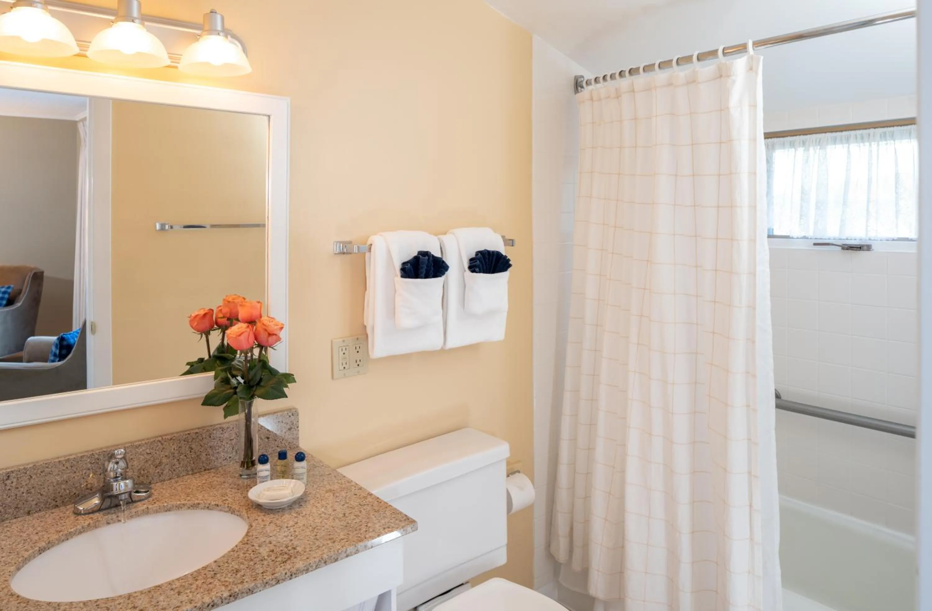 Bathroom in Dockside Guest Quarters