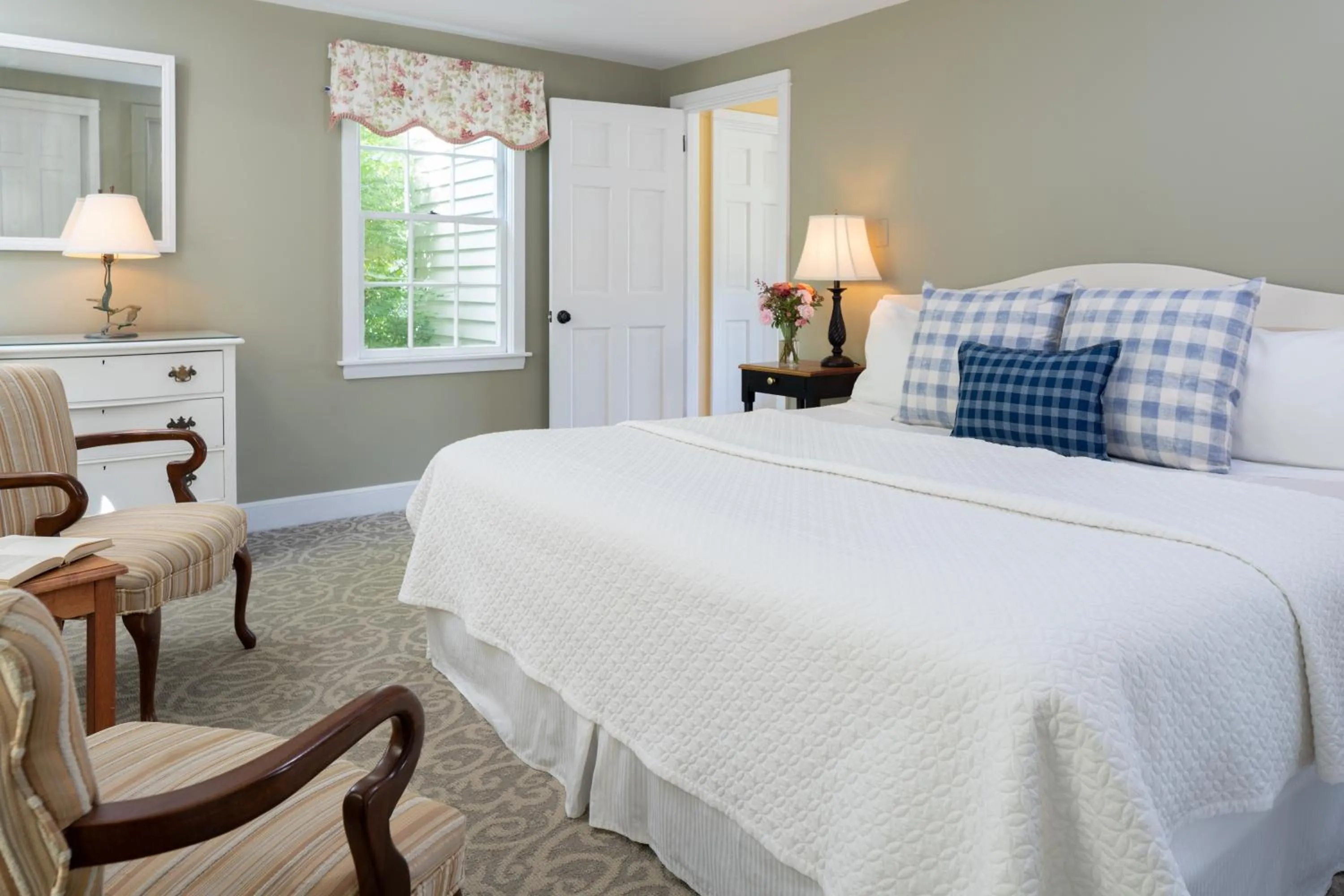 Bedroom, Bed in Dockside Guest Quarters