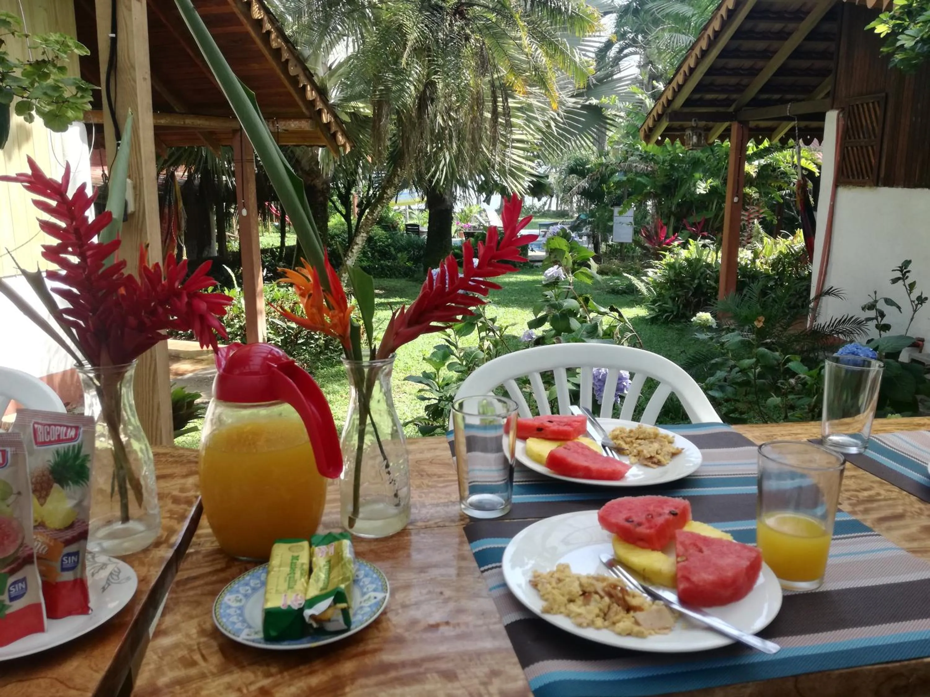 Breakfast in Chalet Y Cabinas Hibiscus