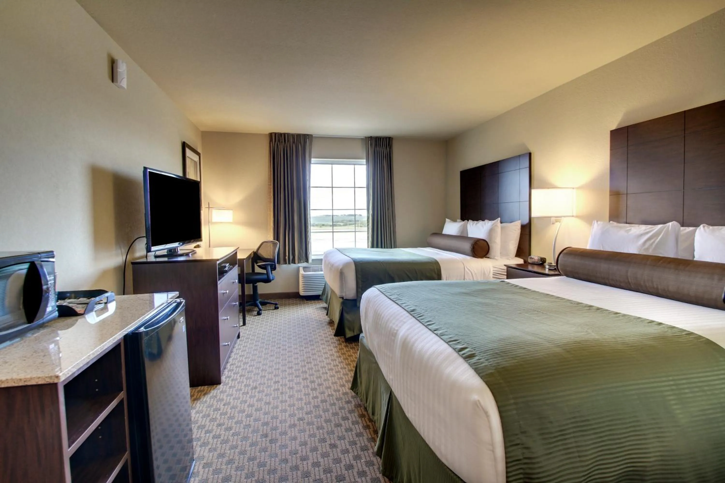 TV and multimedia, Bed in Cobblestone Inn & Suites - Avoca