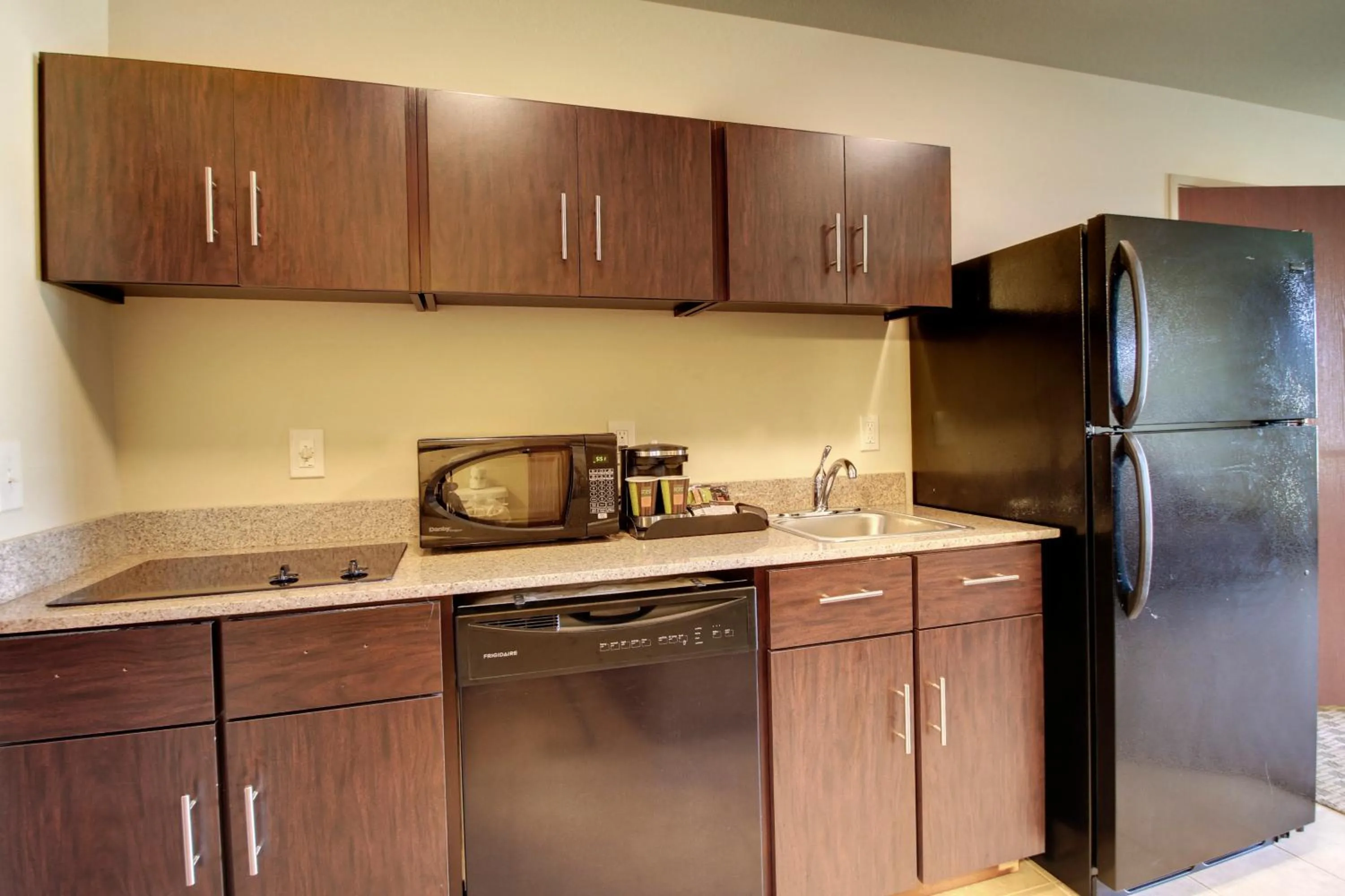 Kitchen or kitchenette in Cobblestone Inn & Suites - Avoca