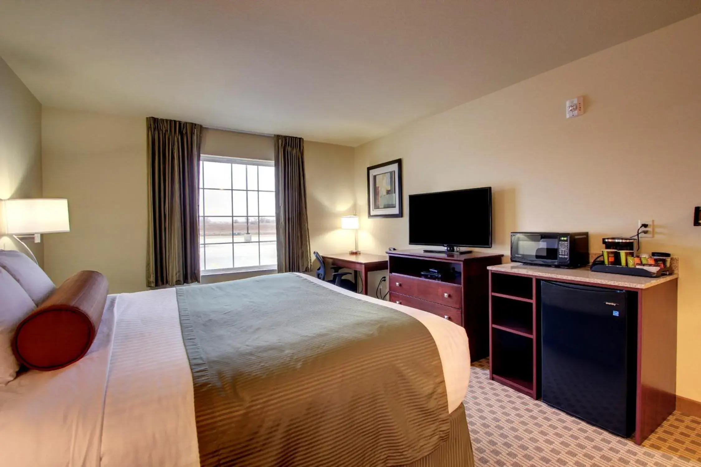 Bedroom, Bed in Cobblestone Inn & Suites - Avoca Bedroom, Bed in Cobblestone Inn & Suites - Avoca