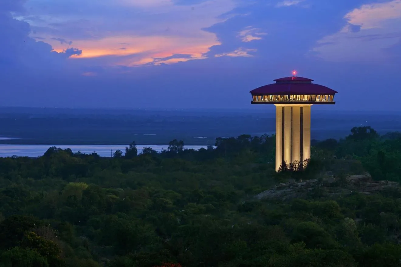 Restaurant/places to eat in The Golkonda Resort and Spa