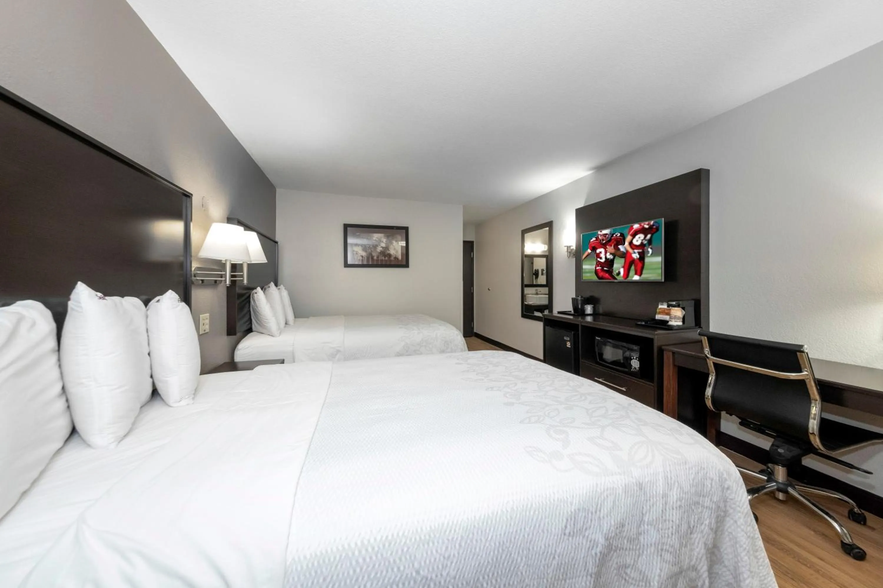 Photo of the whole room in Red Roof Inn PLUS+ Huntsville