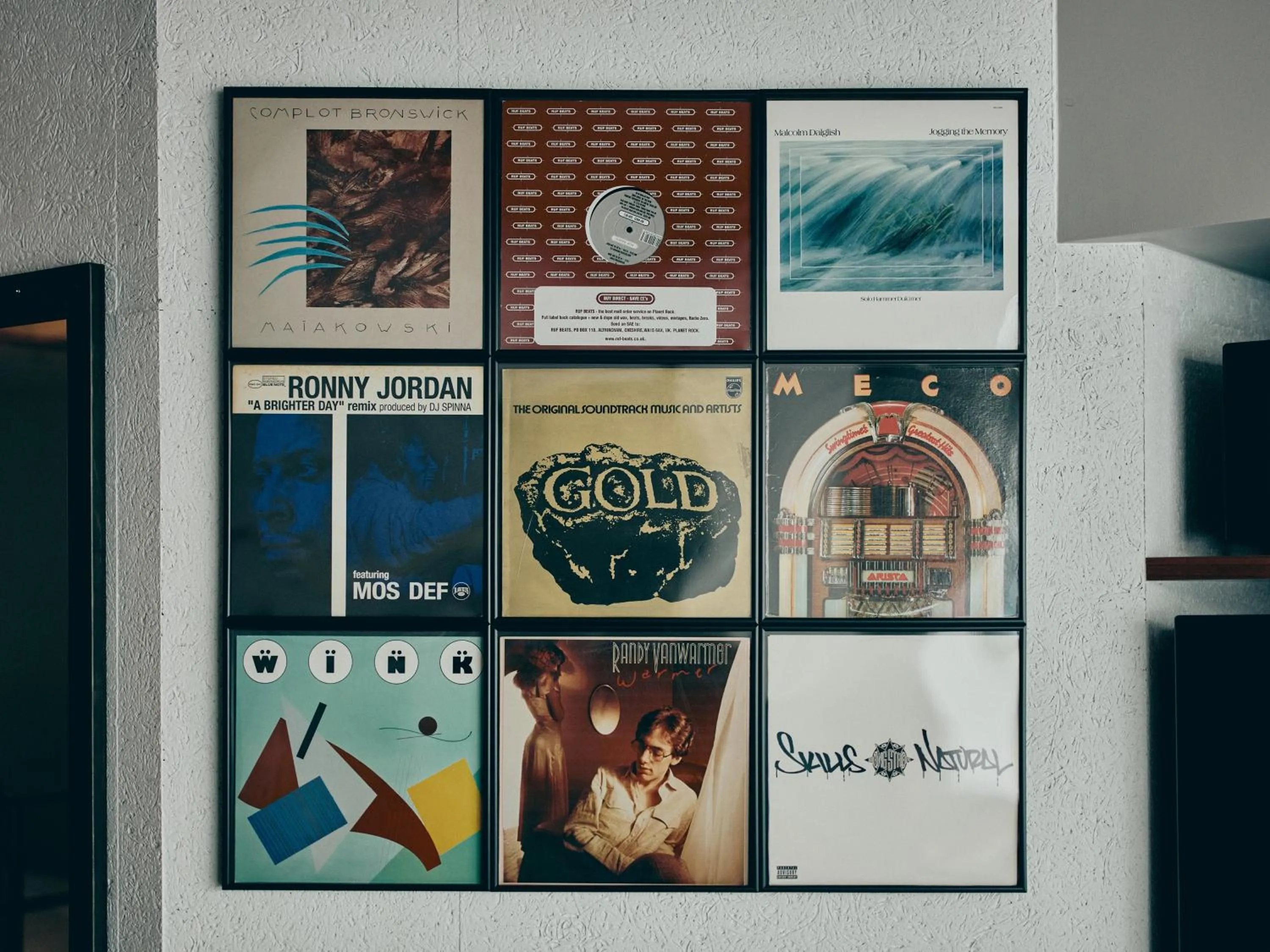 Photo of the whole room in illi Com Shimokitazawa