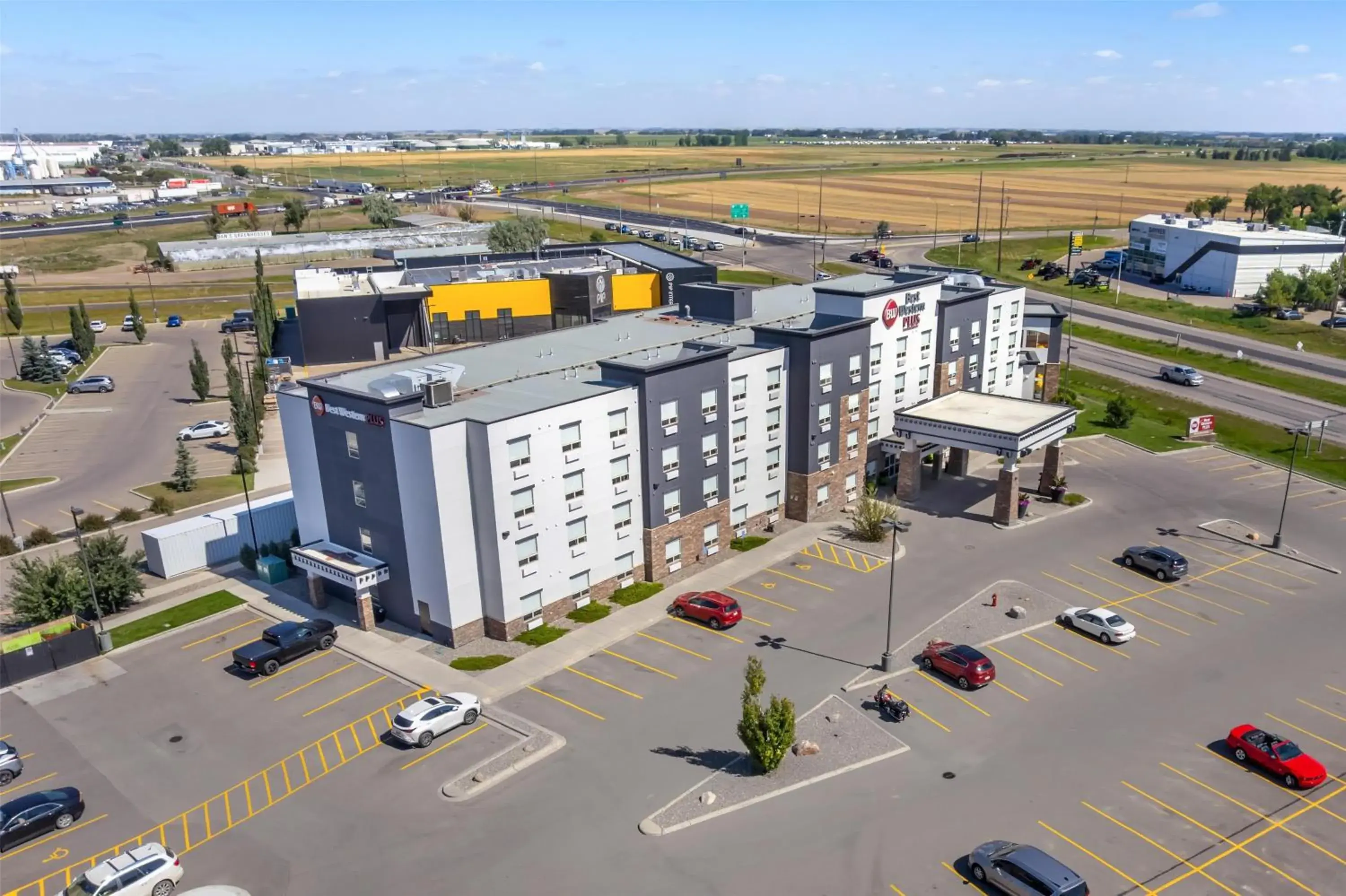 Property building in Best Western Plus Service Inn & Suites Property building in Best Western Plus Service Inn & Suites