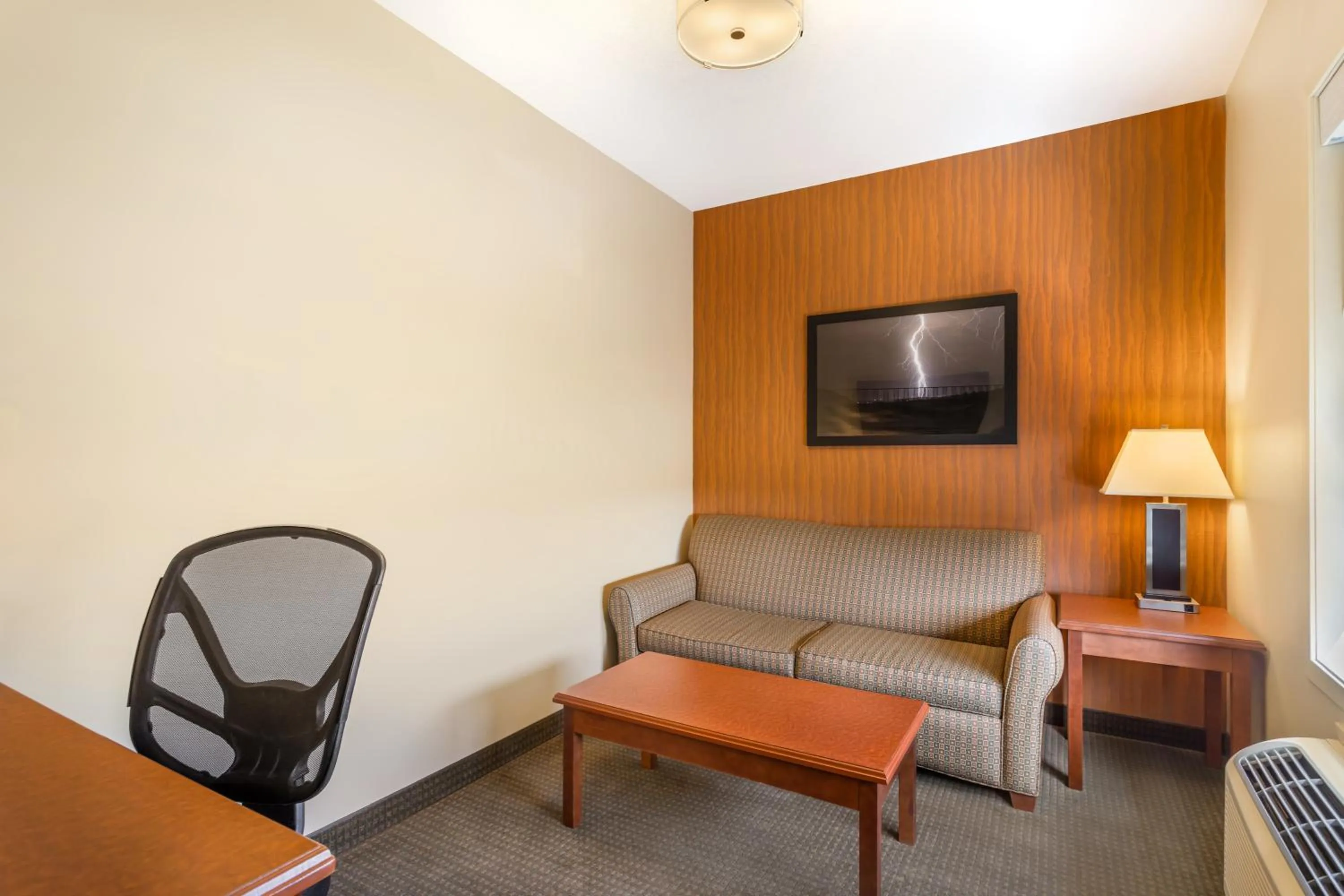 Seating area in Best Western Plus Service Inn & Suites
