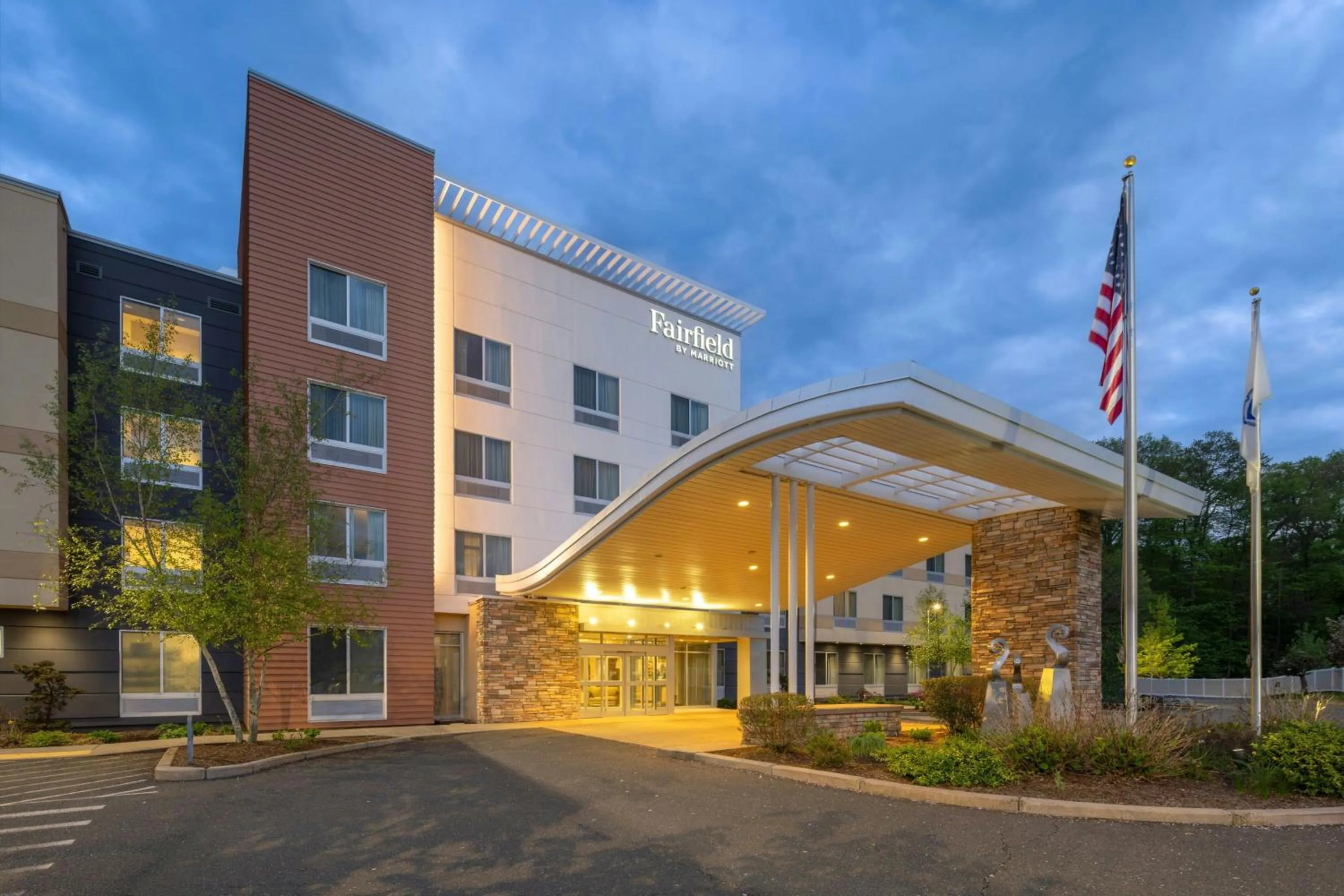Property building in Fairfield Inn & Suites by Marriott Springfield Northampton/Amherst