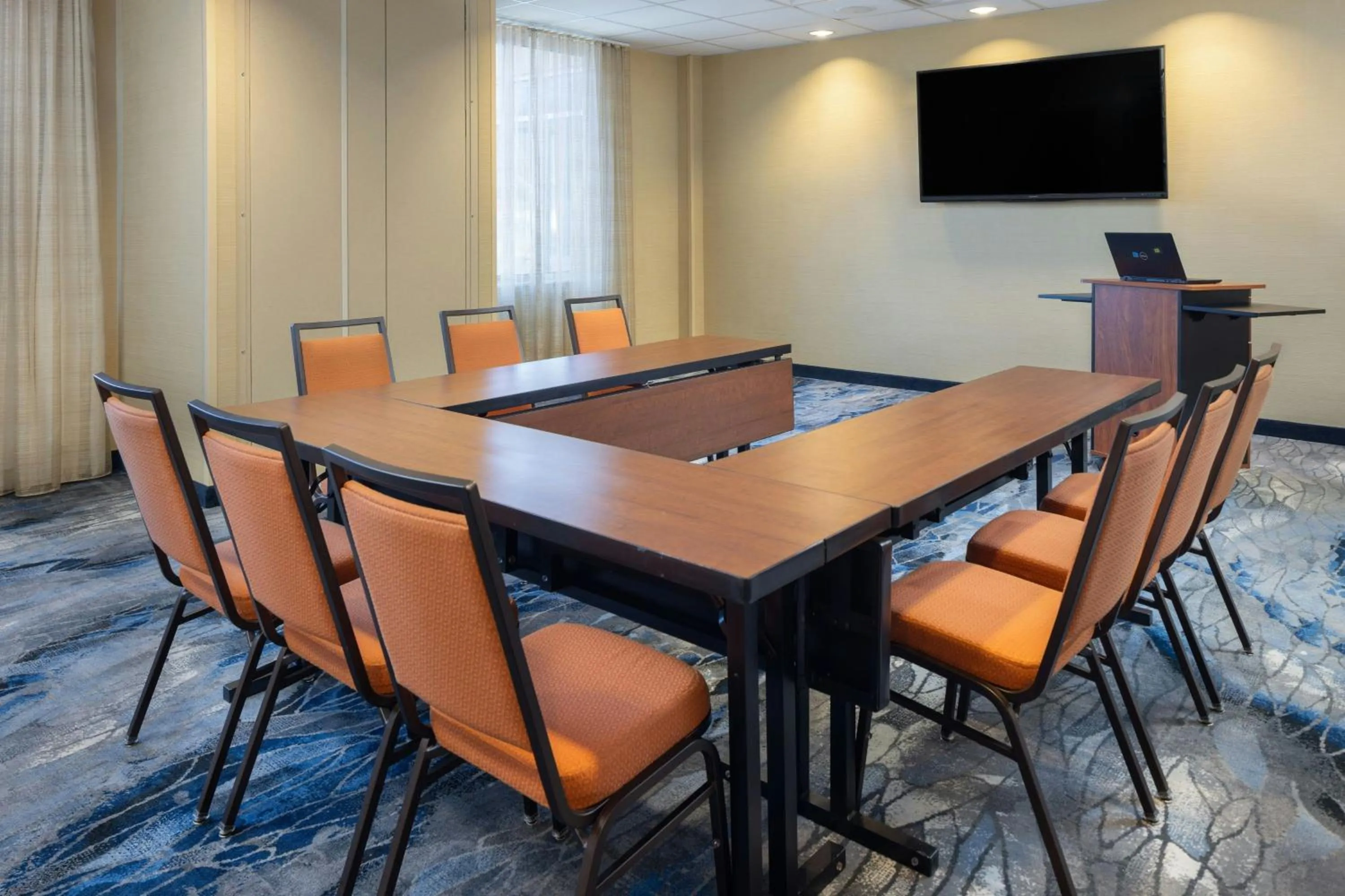 Meeting/conference room in Fairfield Inn & Suites by Marriott Springfield Northampton/Amherst