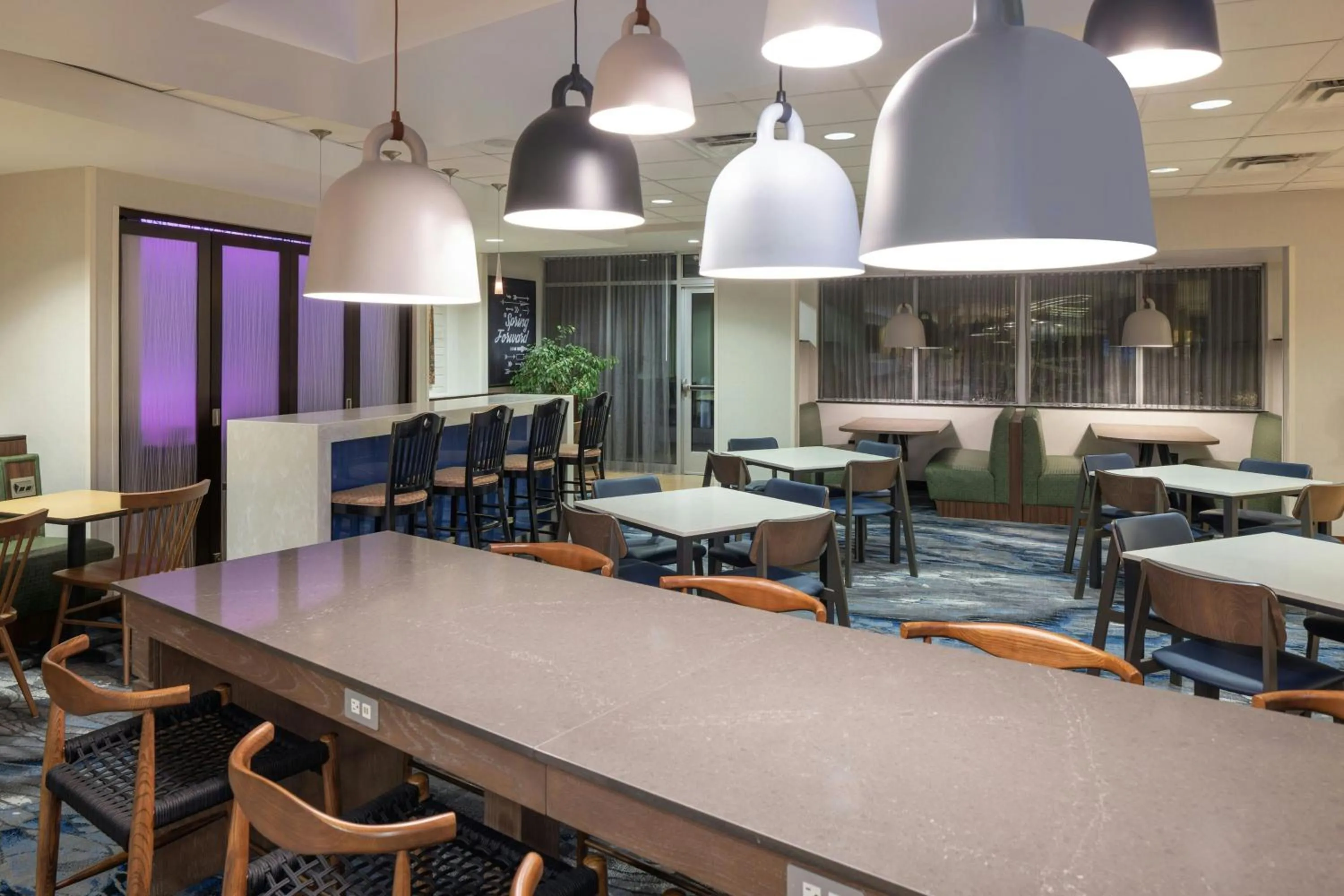 Breakfast in Fairfield Inn & Suites by Marriott Springfield Northampton/Amherst