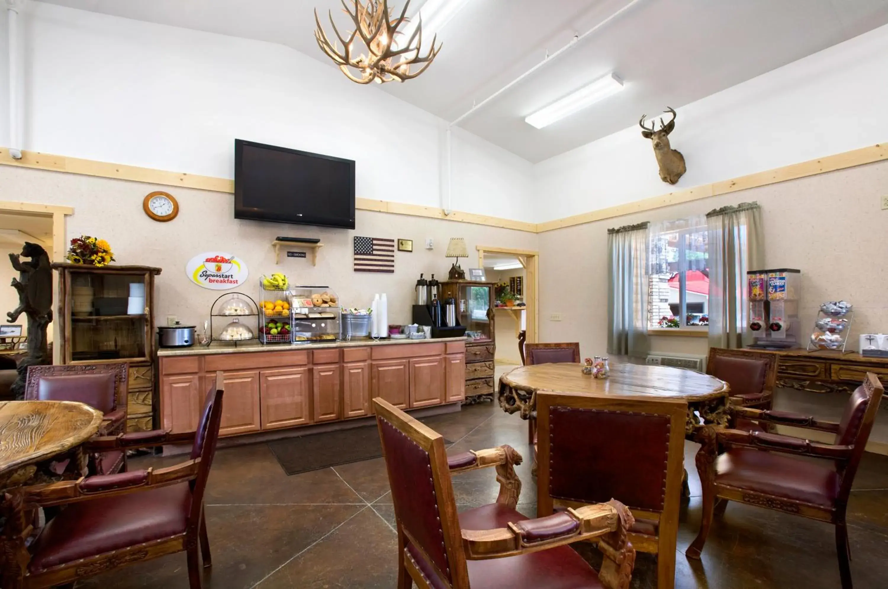 Restaurant/places to eat in Super 8 by Wyndham Powell Restaurant/places to eat in Super 8 by Wyndham Powell