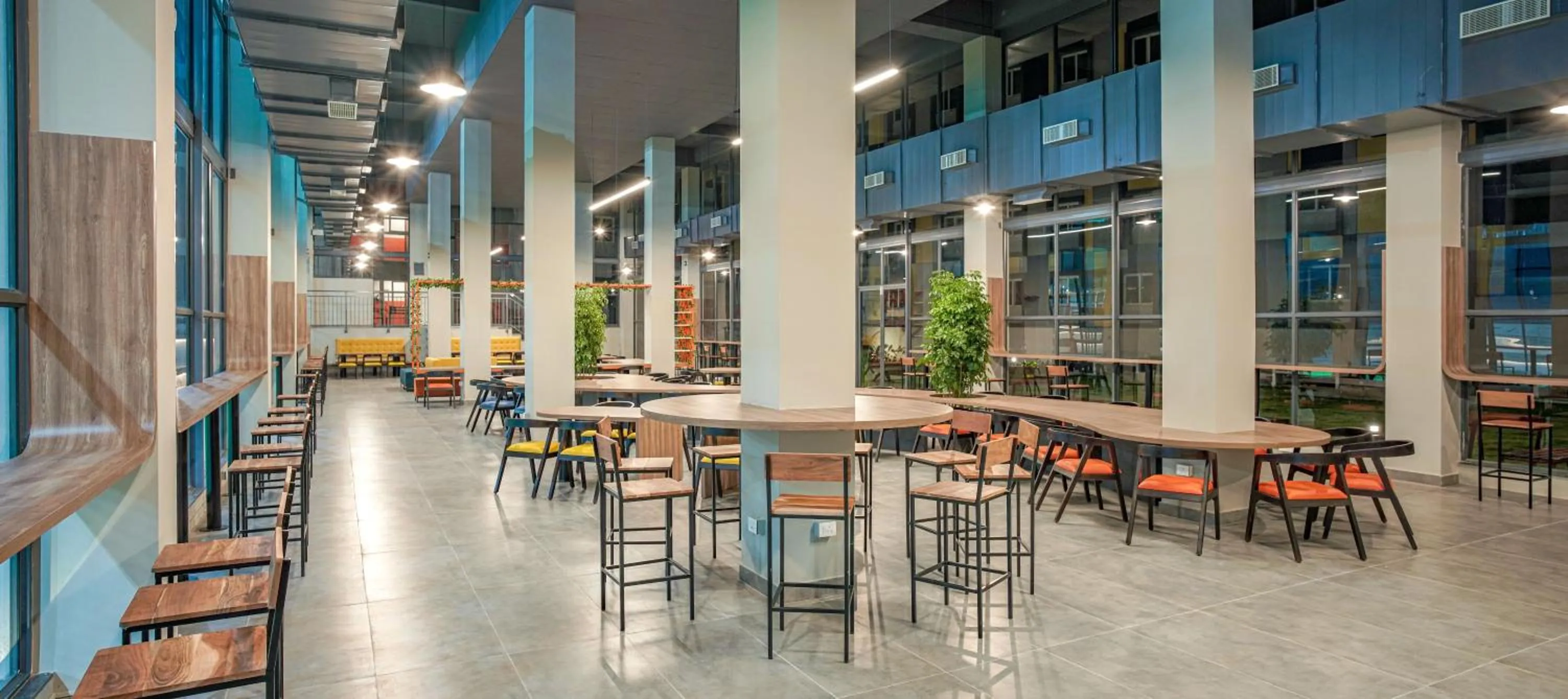 Restaurant/places to eat in Yello! Stays ITP