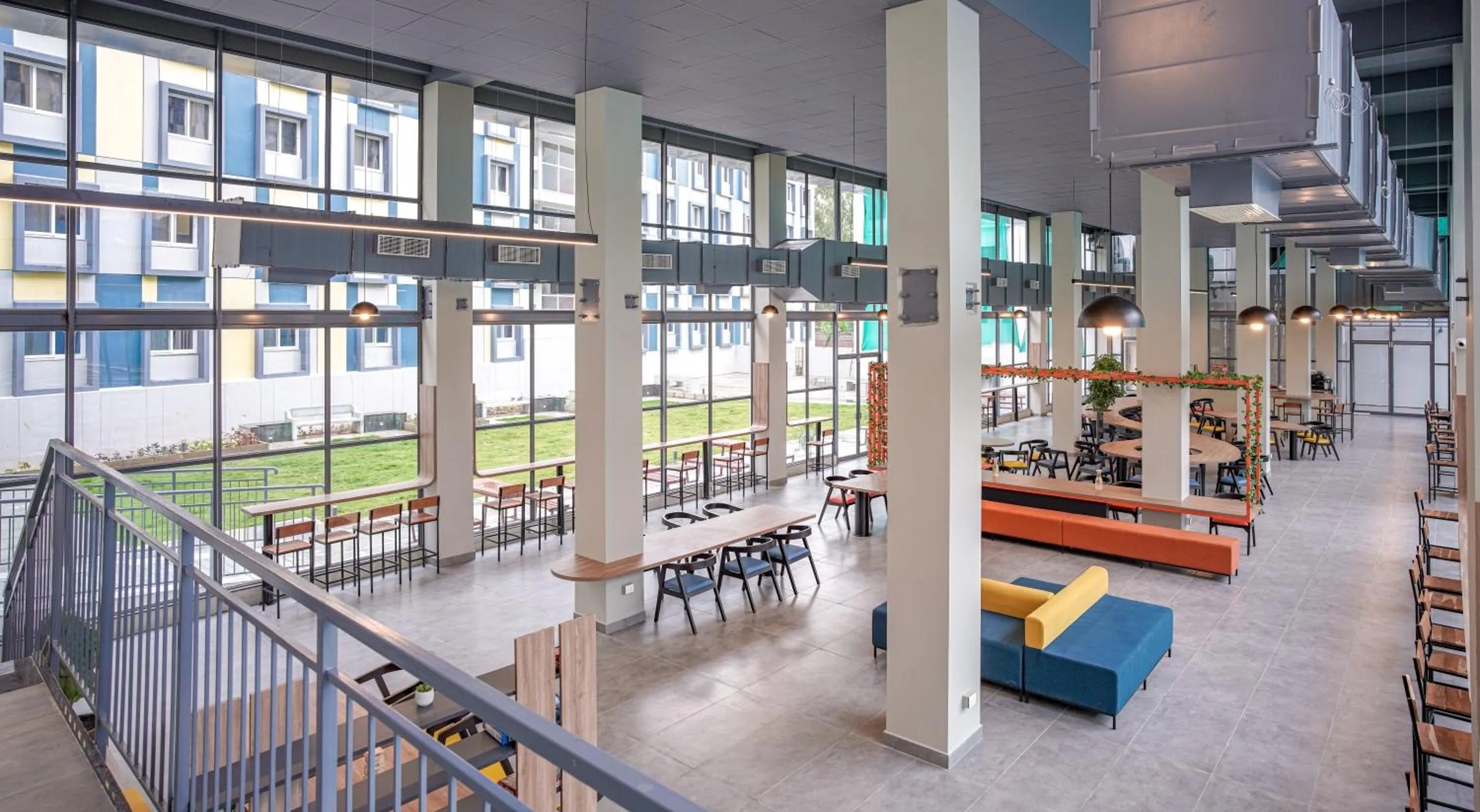 Restaurant/places to eat in Yello! Stays ITP